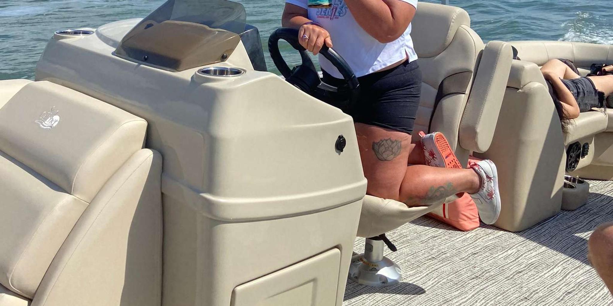 Hilton Head Island Pontoon Boat Rental - Image 6