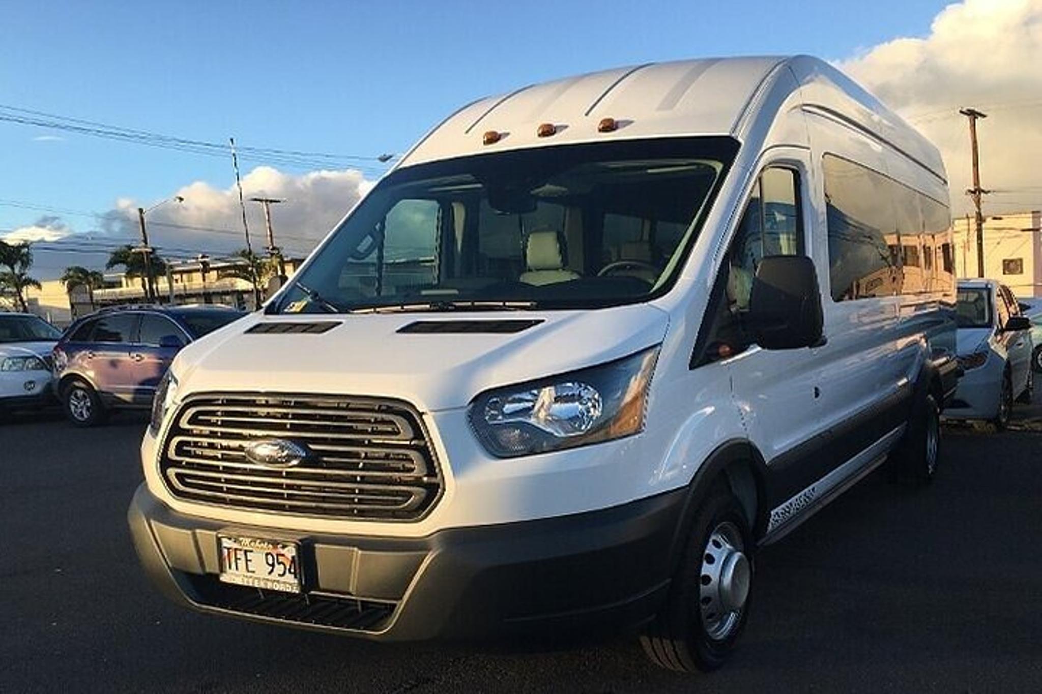 Honolulu Private Airport Transfer by Van - Image 2