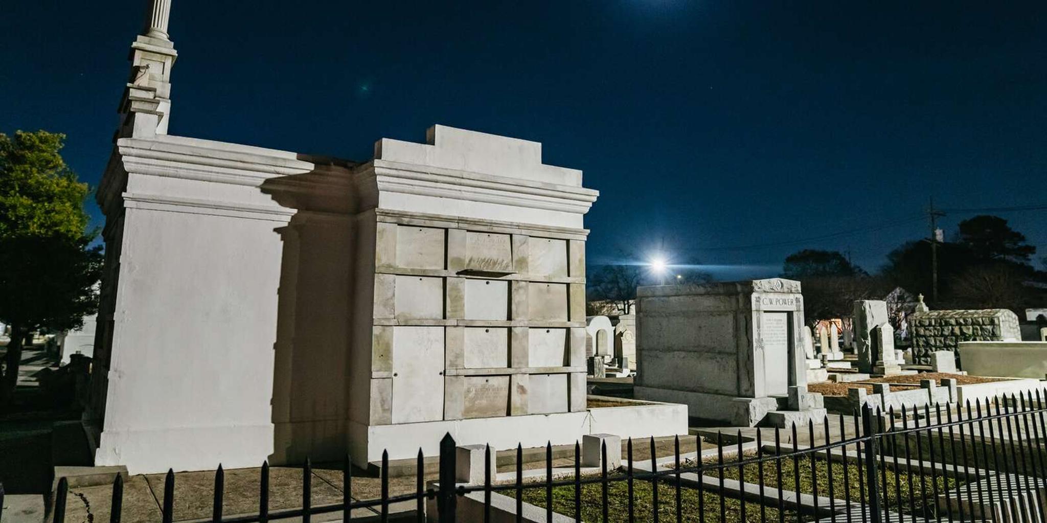 New Orleans Cemetery Bus Tour at Dark - Image 6