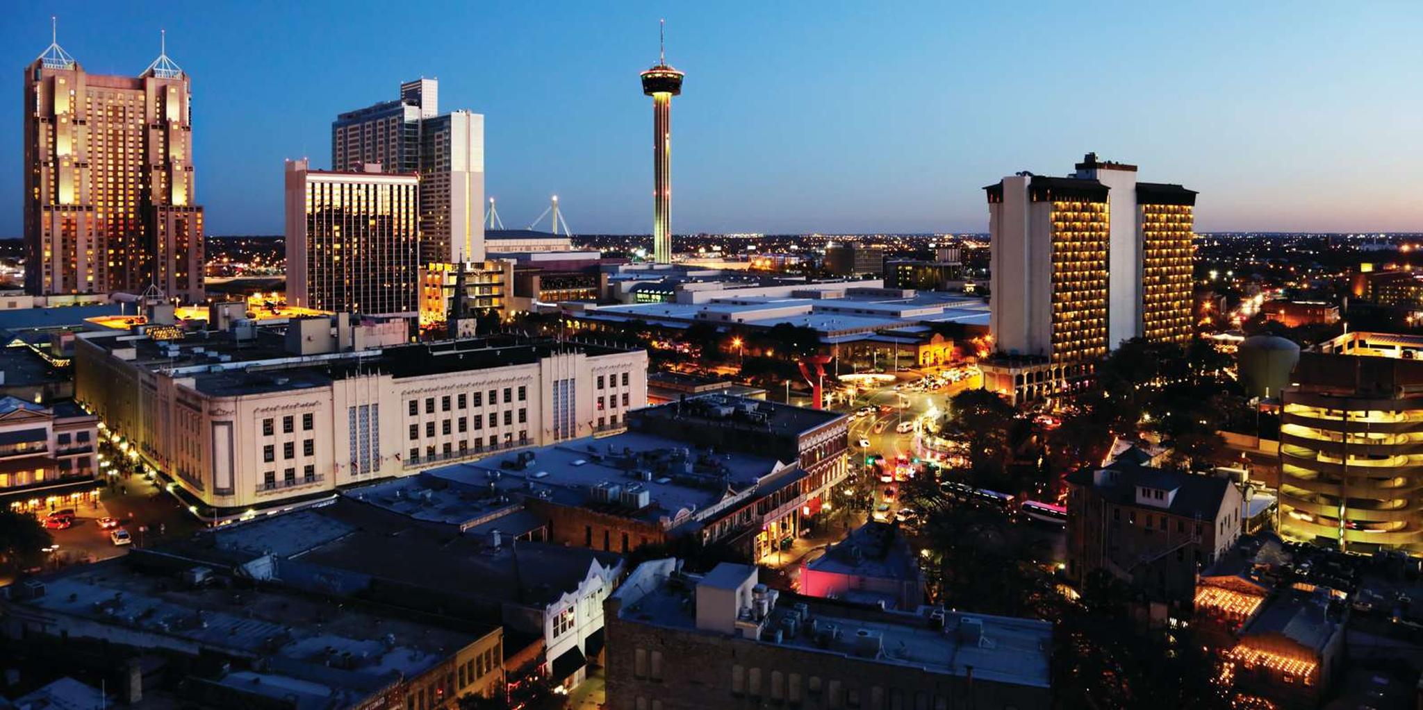 San Antonio Night Driving Tour with Dinner & Cruise - Image 5