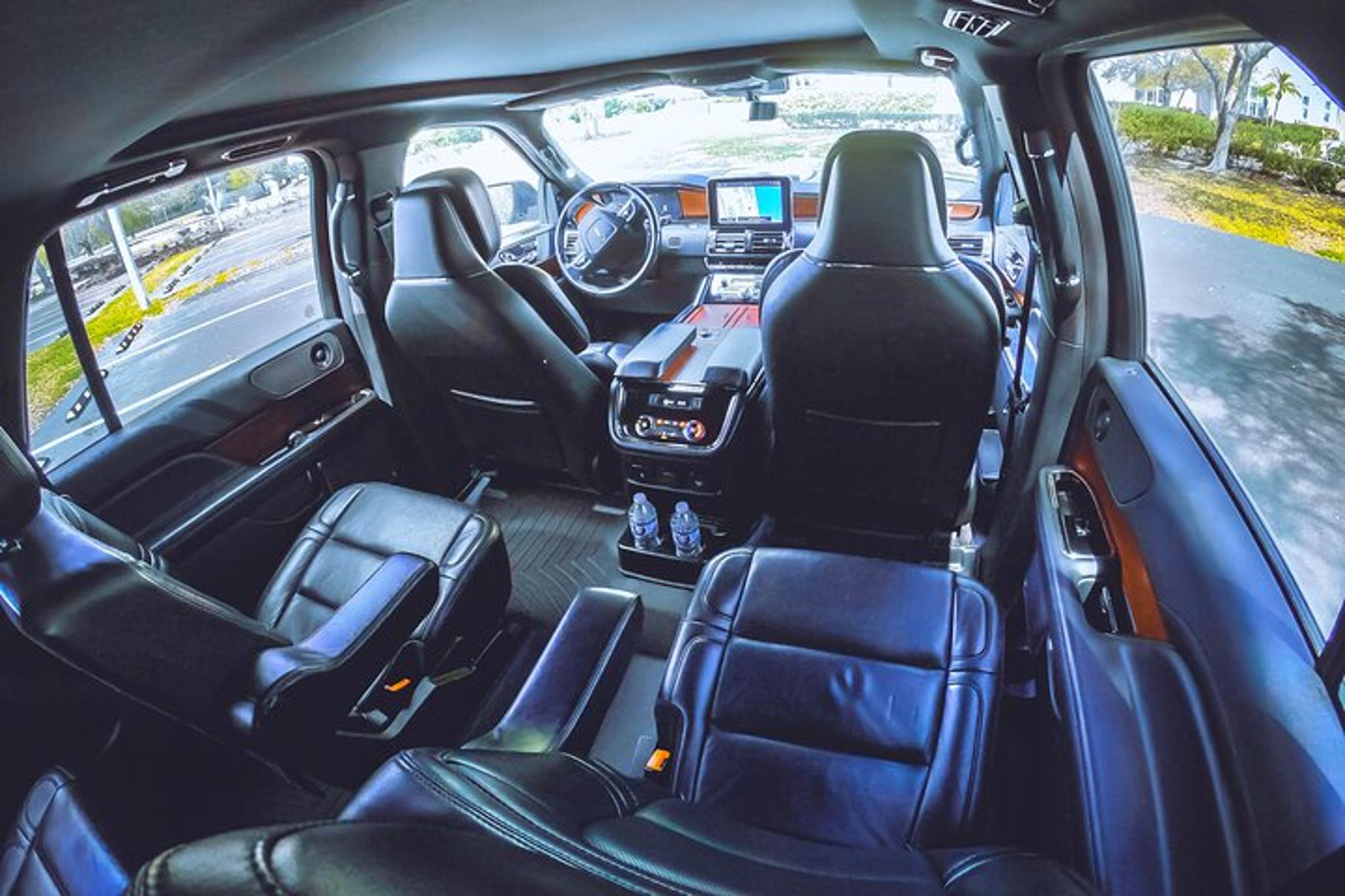 Jacksonville Airport Car Transfer to Downtown - Image 4
