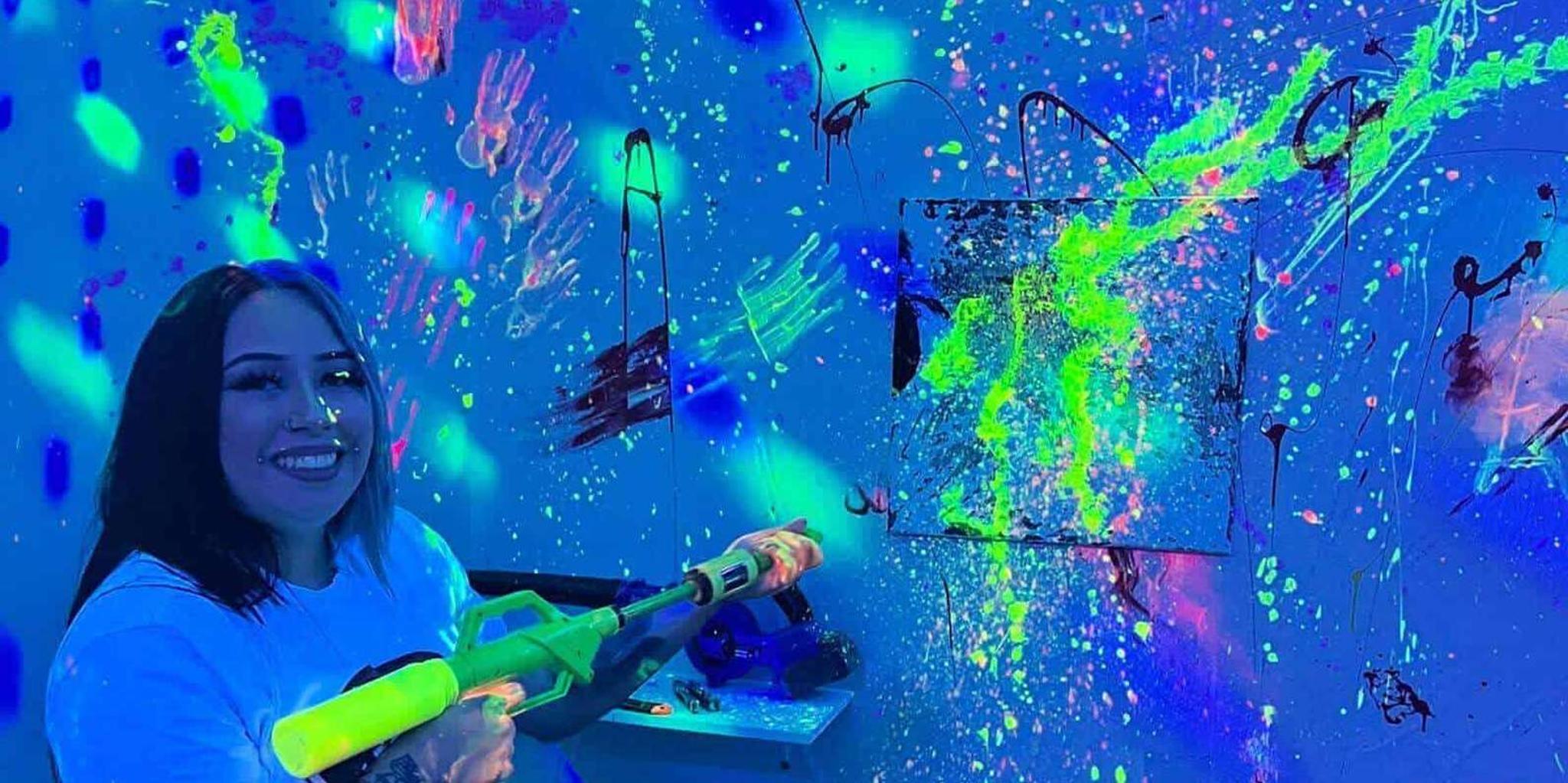 Atlanta Splatter Paint Room Experience 45 Min - Image 4