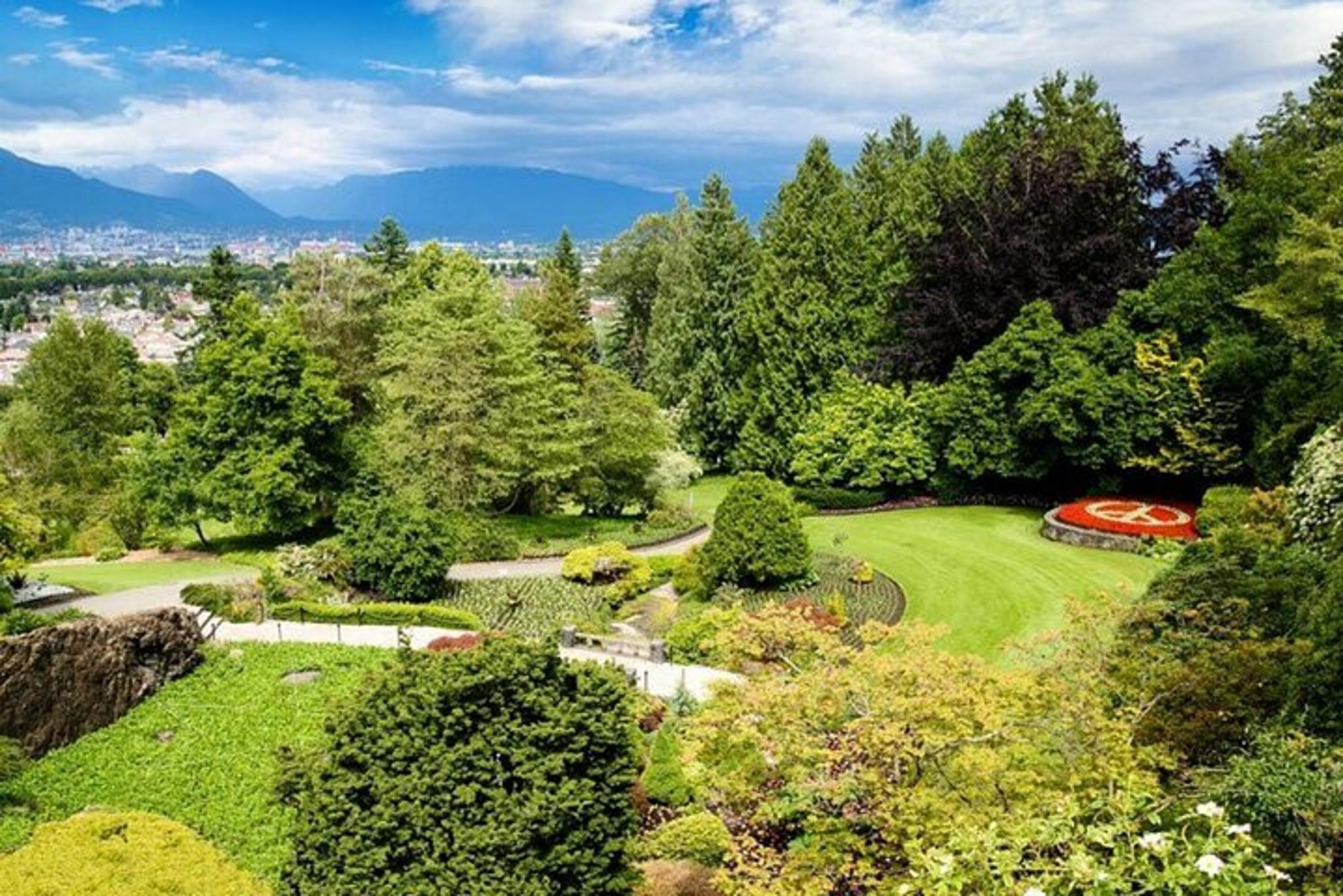 Seattle to Vancouver Urban and Scenic Day Trip - Image 6