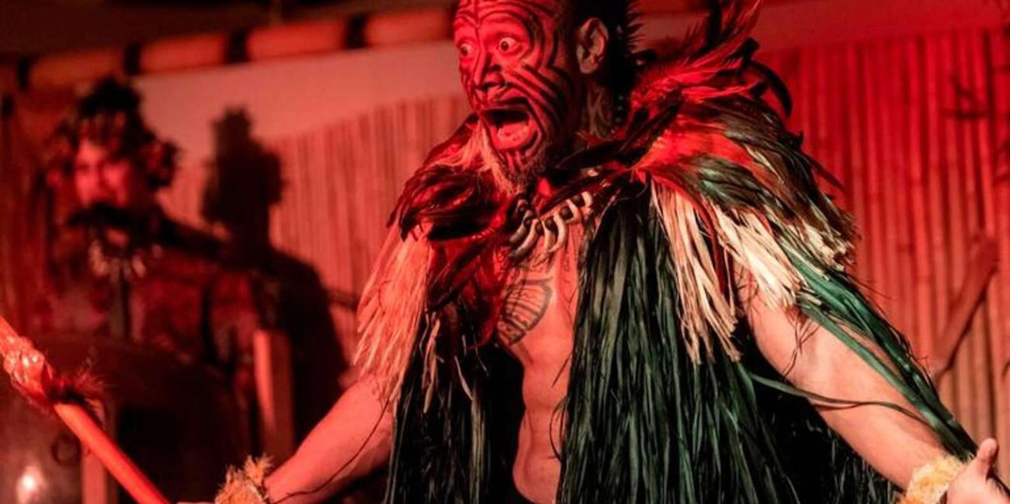 Orlando Polynesian Fire Luau Dinner Show - Image 4