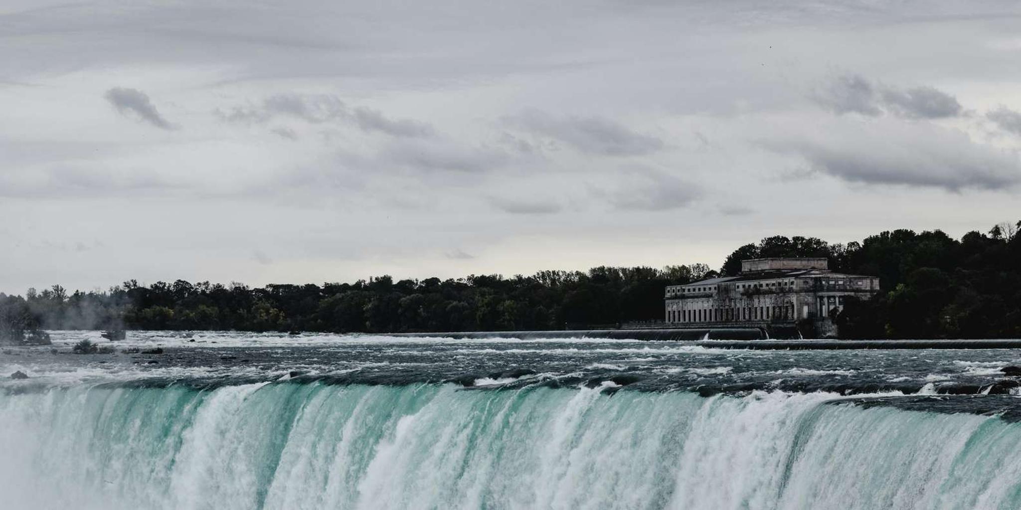 New York City Niagara Falls Tour by Van 10 hr - Image 2