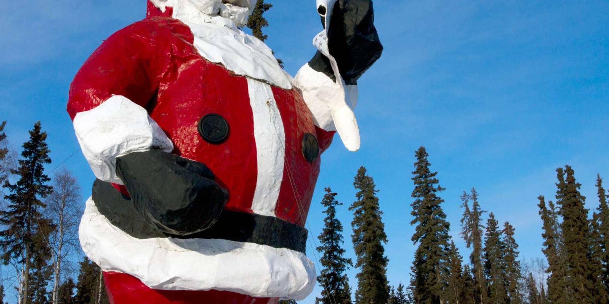 Fairbanks City Tour with Santa Visit - Image 5