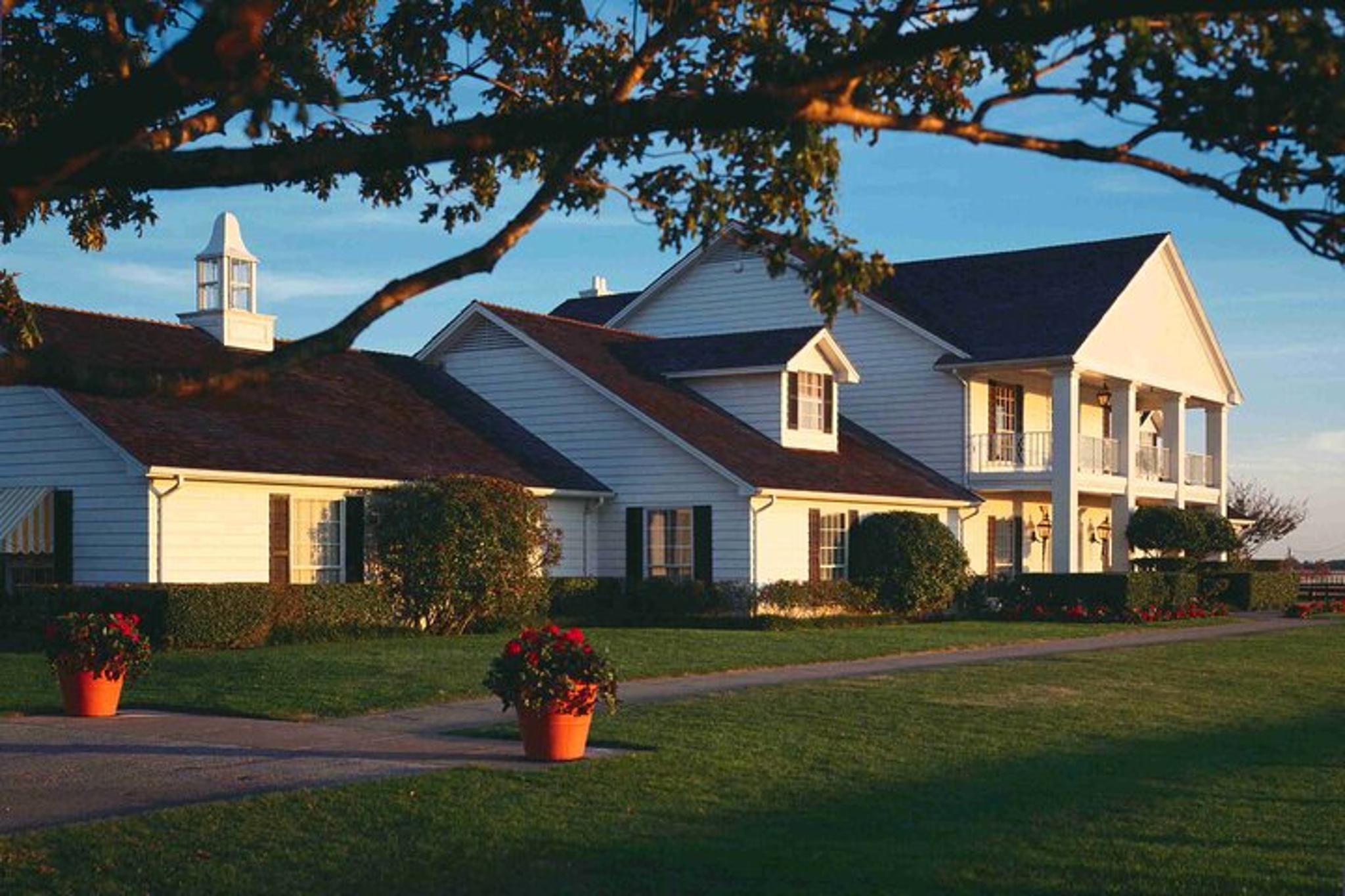 Dallas Southfork Ranch & JFK Historical Tour
