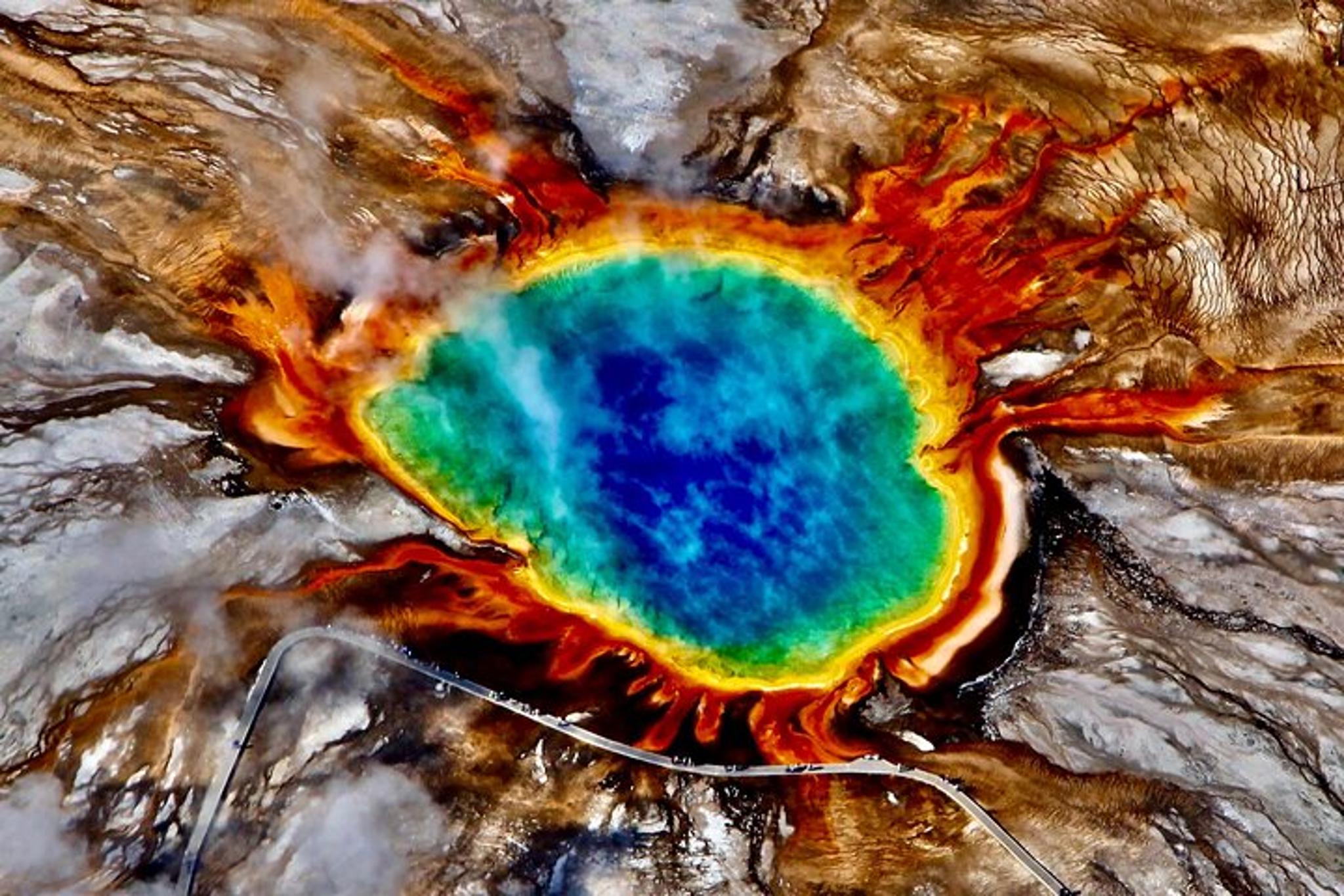 Yellowstone 4-Day Tour with All Entrances - Image 2