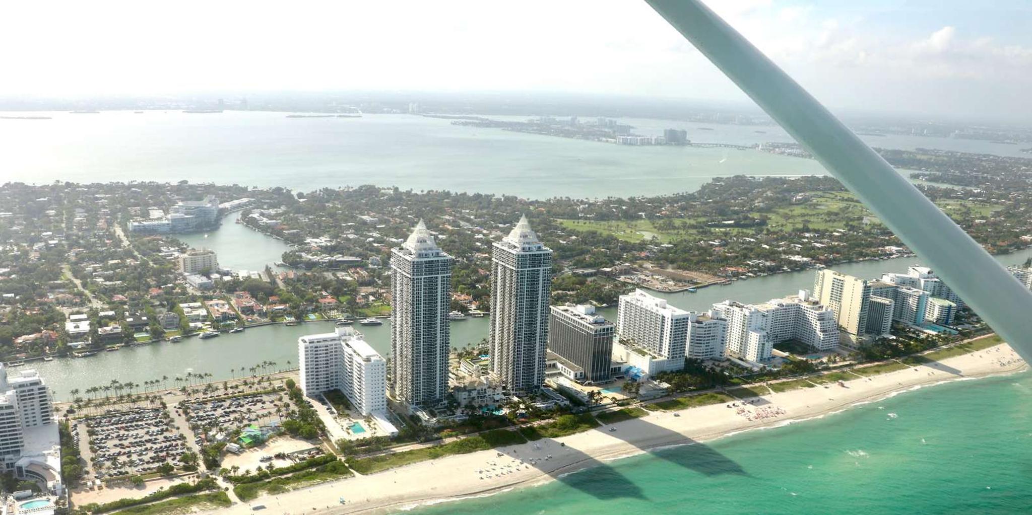 Miami Airplane Tour with Drinks - Image 5
