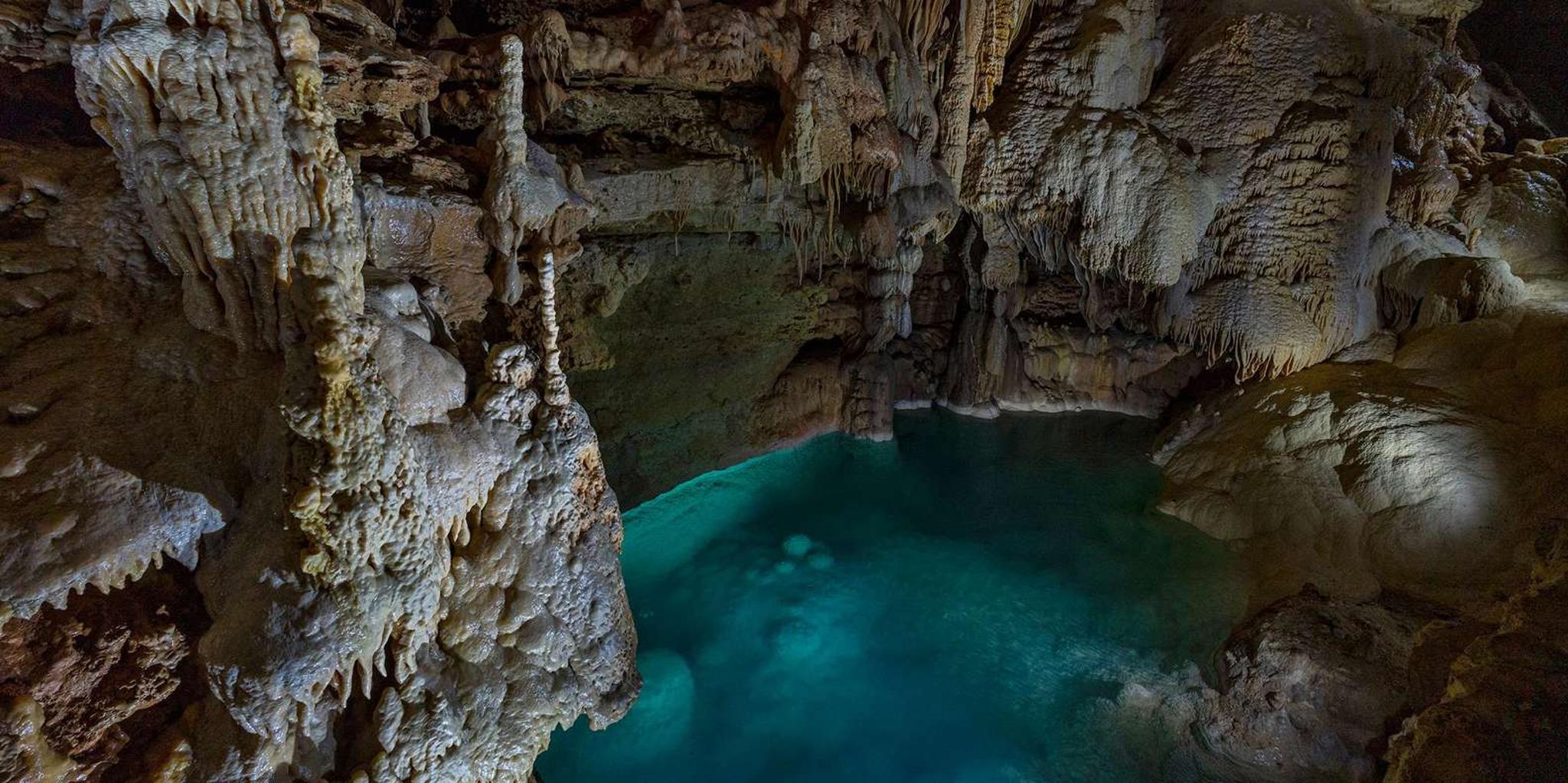 San Antonio Natural Bridge Caverns Tour - Image 4