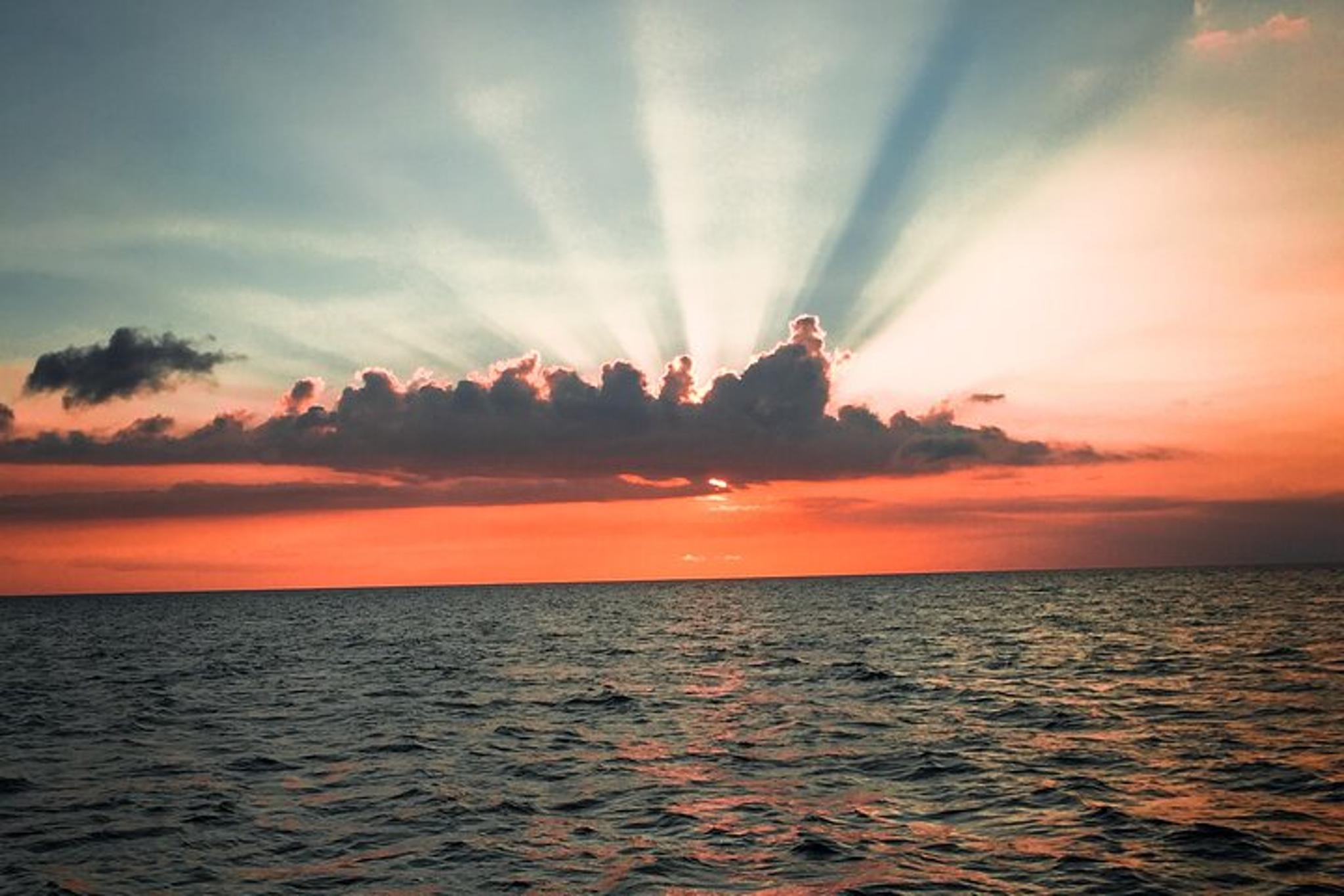 Waikiki Private Boat and Fireworks Cruise - Image 5