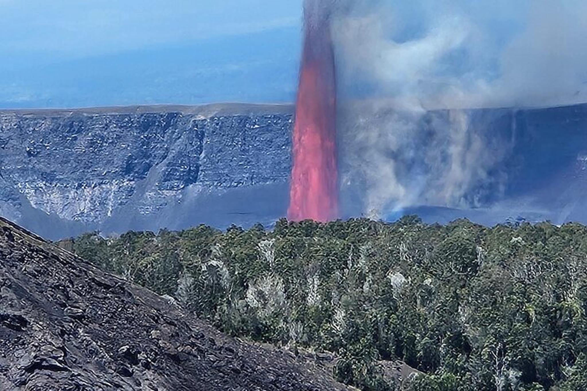 Hilo Waterfalls and Volcanoes Tour - Image 4