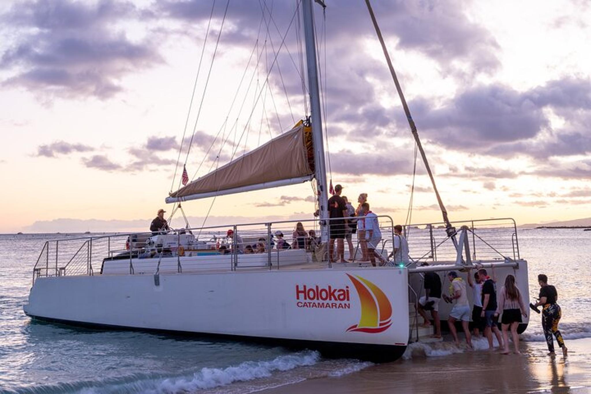 Honolulu Catamaran Fireworks Sail with Open Bar 1 hr - Image 6