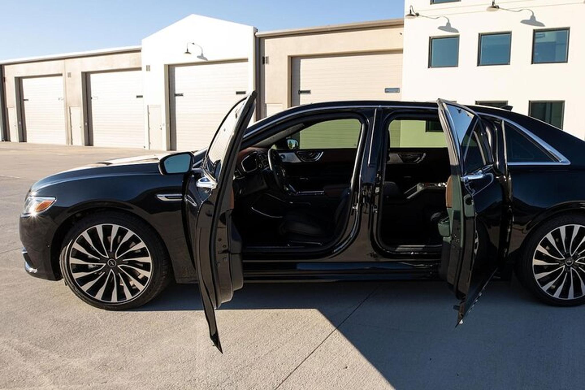 Philadelphia Airport Sedan Transfer - Image 3