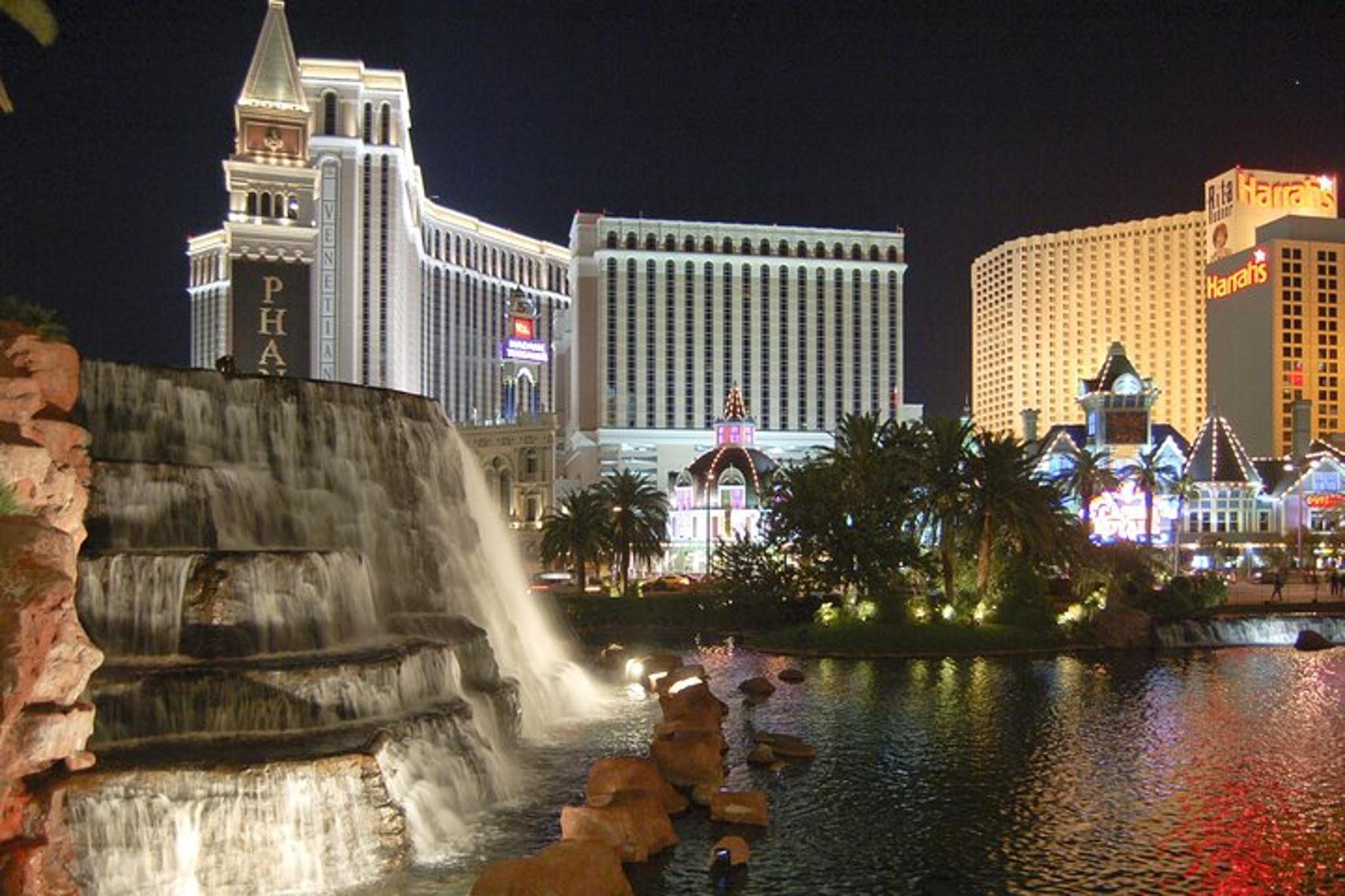 Las Vegas Sightseeing Tour - Image 1