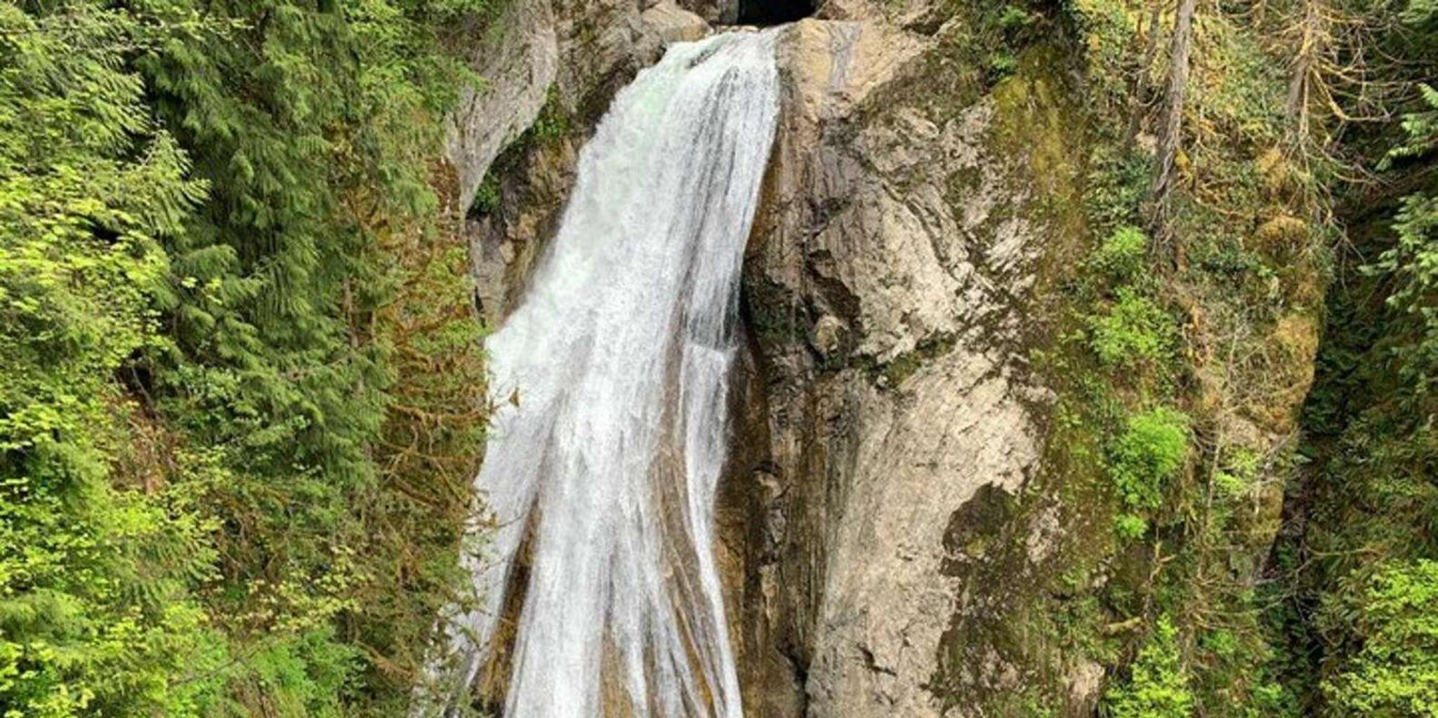 Seattle Waterfalls Hiking Tour - Image 2