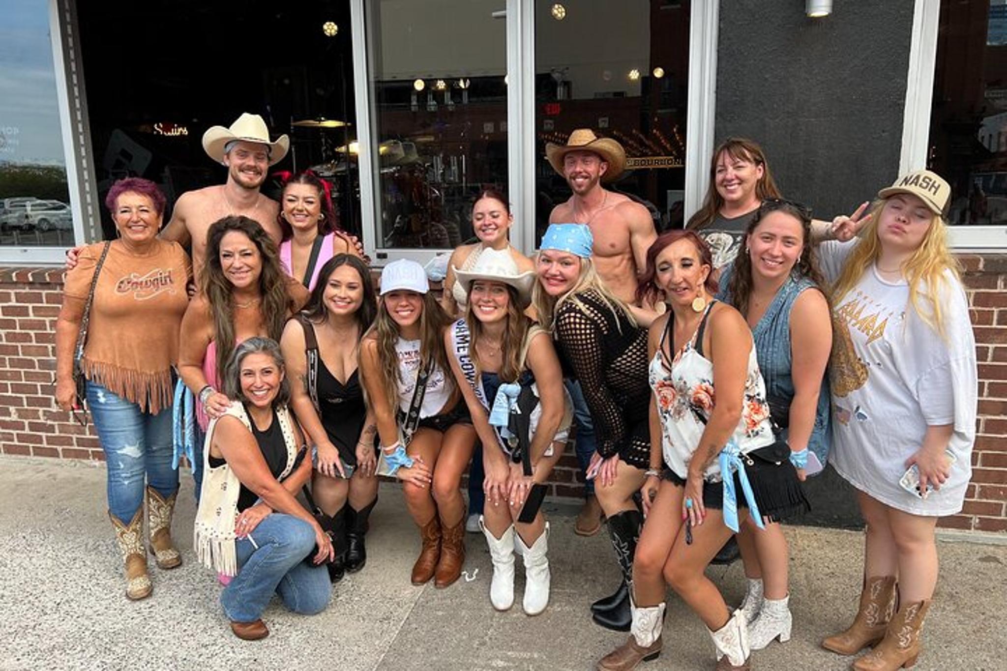 Nashville Broadway Bar Crawl - Image 6