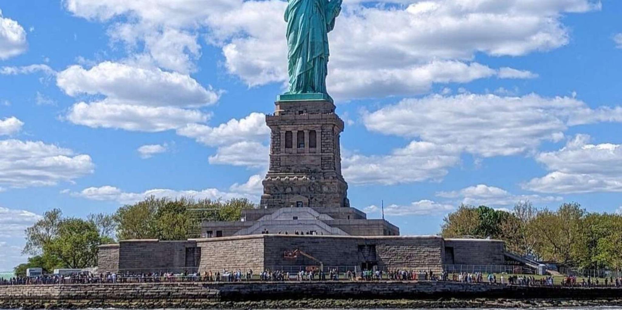 New York City Statue of Liberty and Ellis Island Tour - Image 4