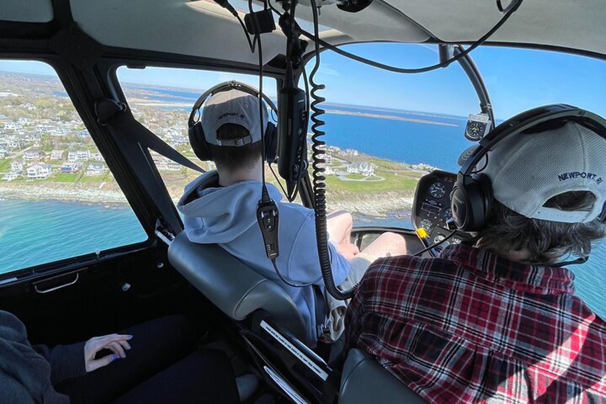 Newport Helicopter Mansion Tour - Image 4