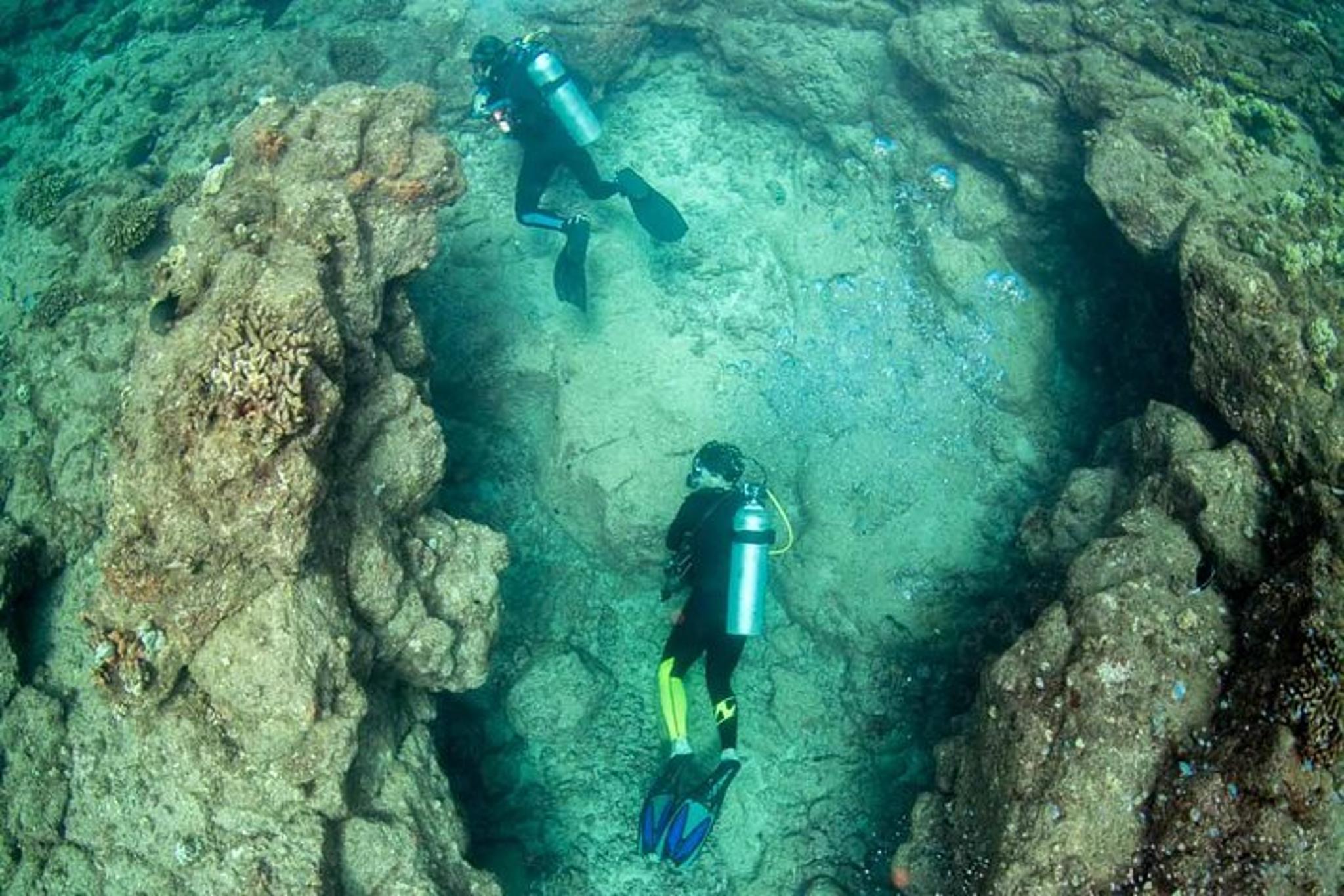 Kauai Dive Boat Adventure for Certified Divers - Image 6