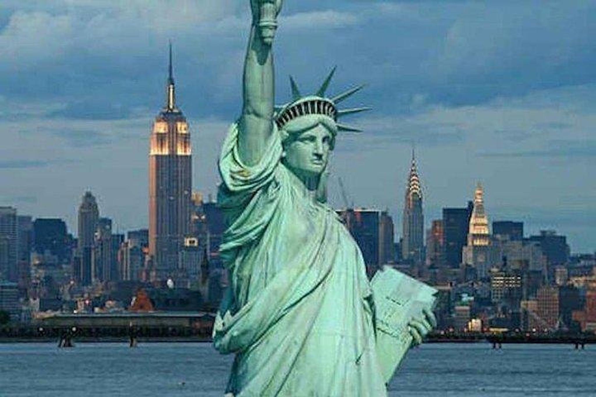 New York Main Attractions Tour by Bus and Subway 8 hr - Image 2