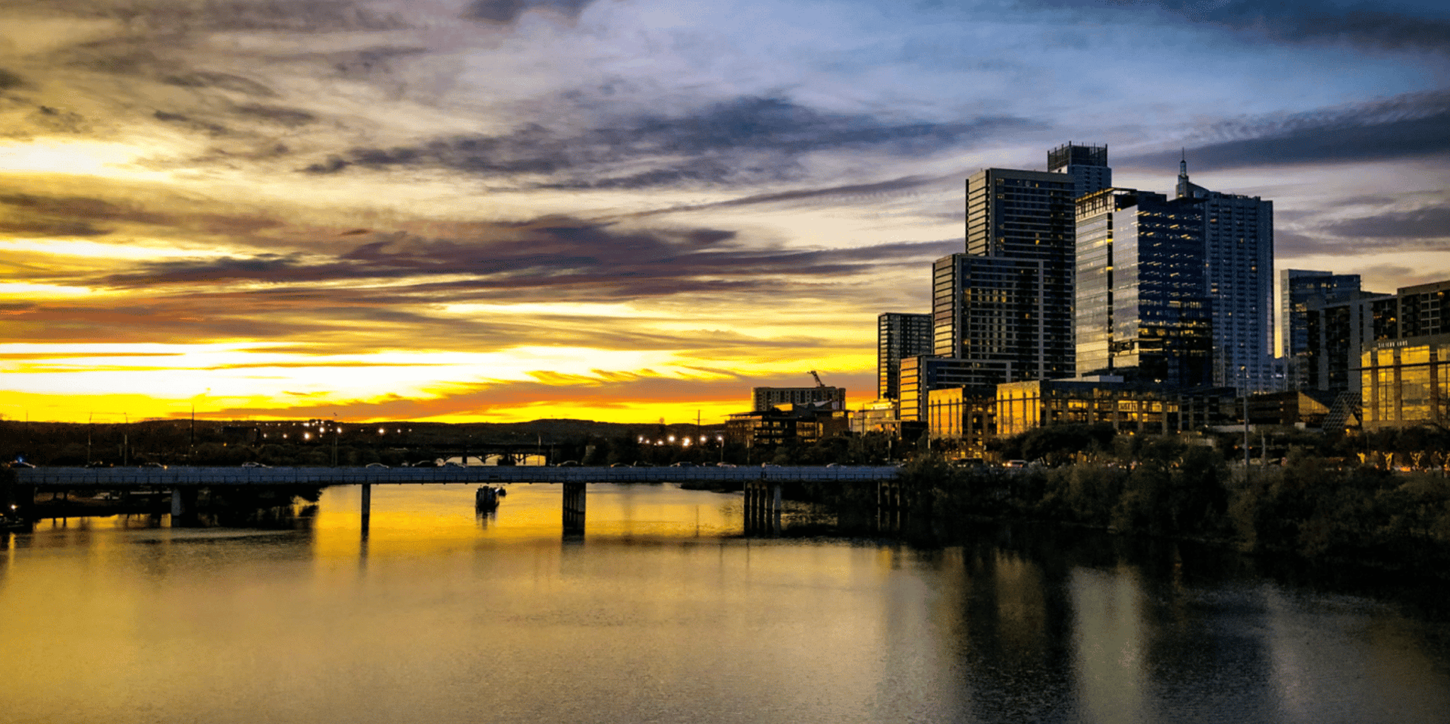 Austin Boat Cruise with Bat Watching at Sunset