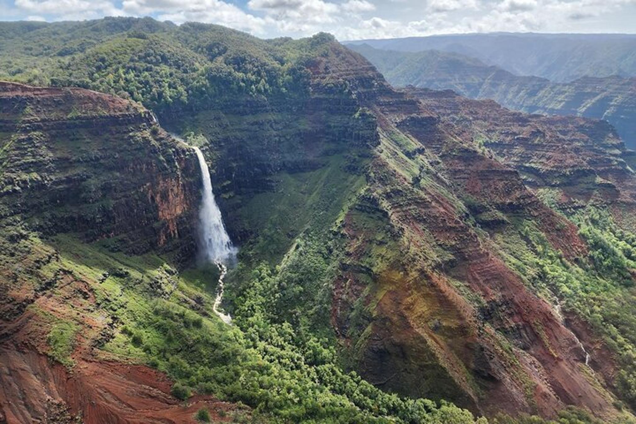 Kauaʻi Helicopter Tour Doors-Off 55 min - Image 6