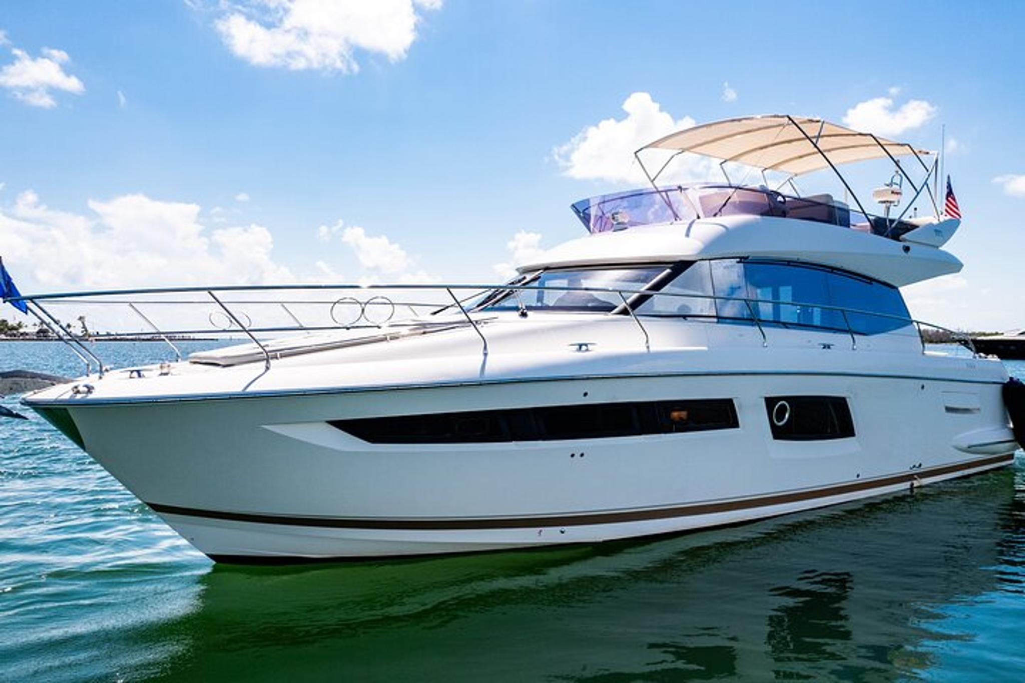 Miami Flybridge Yacht Rental - Image 6