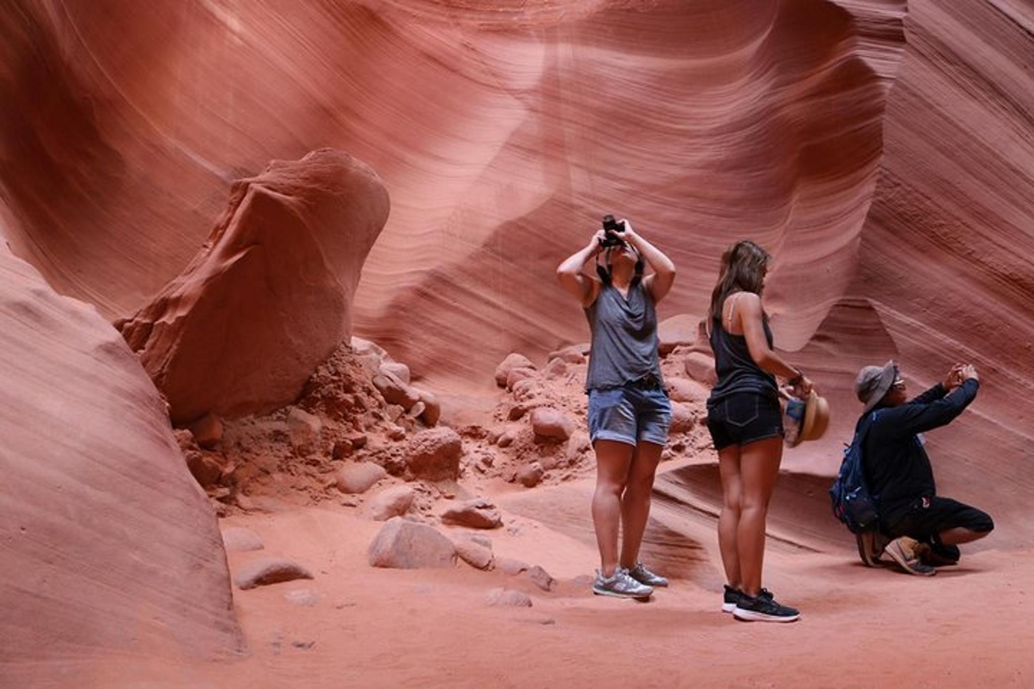 Las Vegas Antelope Canyon & Horseshoe Bend Tour - Image 2