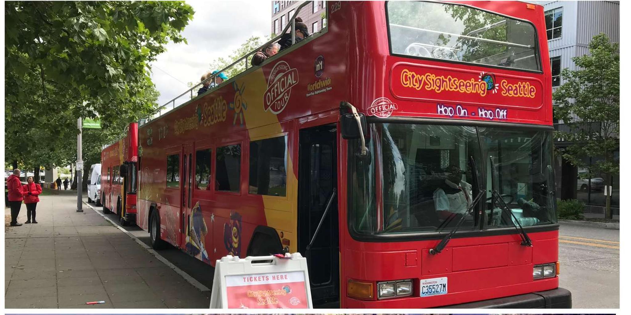 Seattle Hop-On Hop-Off Bus Tour with Sky View Observatory