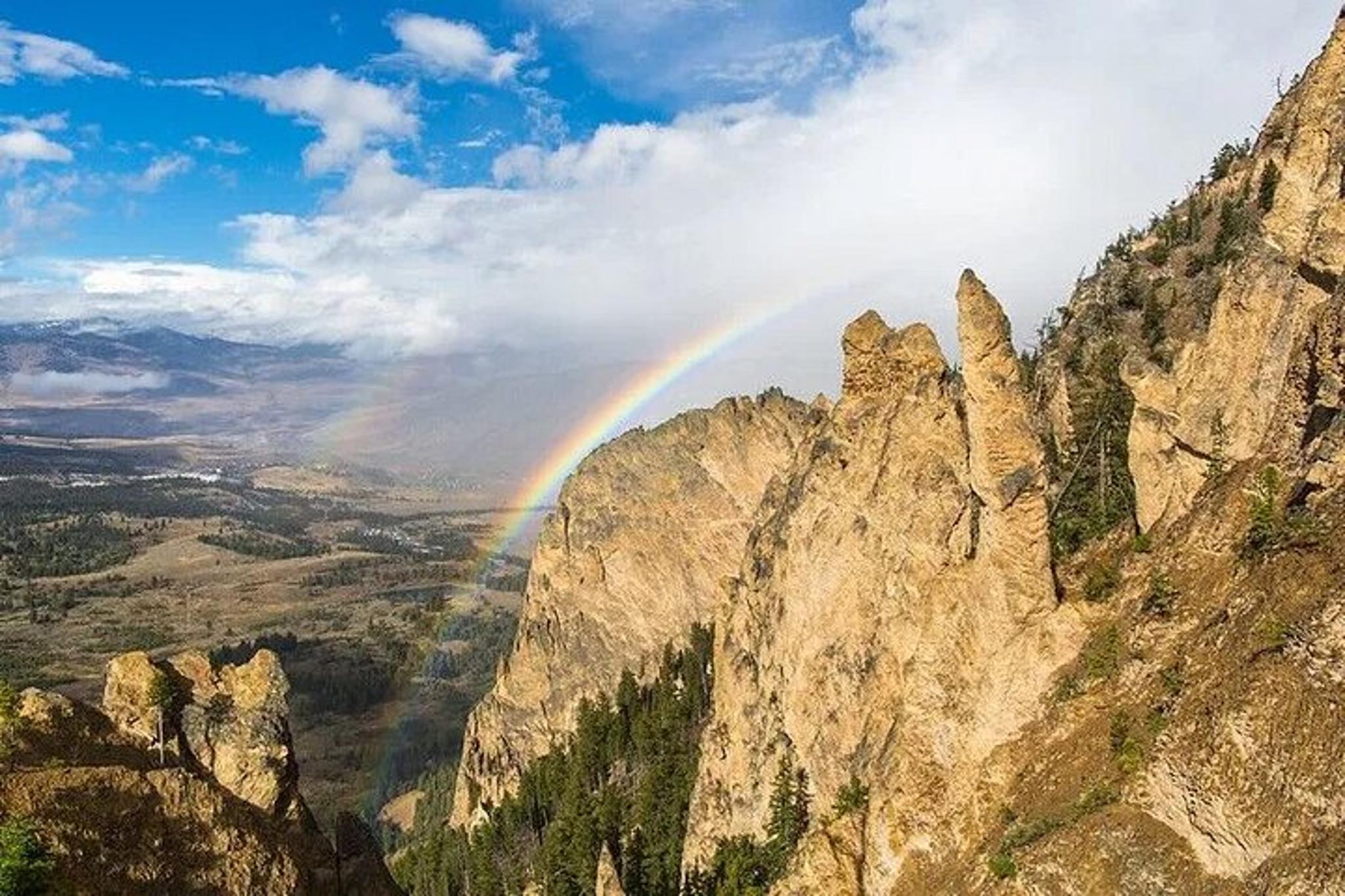 Yellowstone Bunsen Peak Loop Naturalist Hike