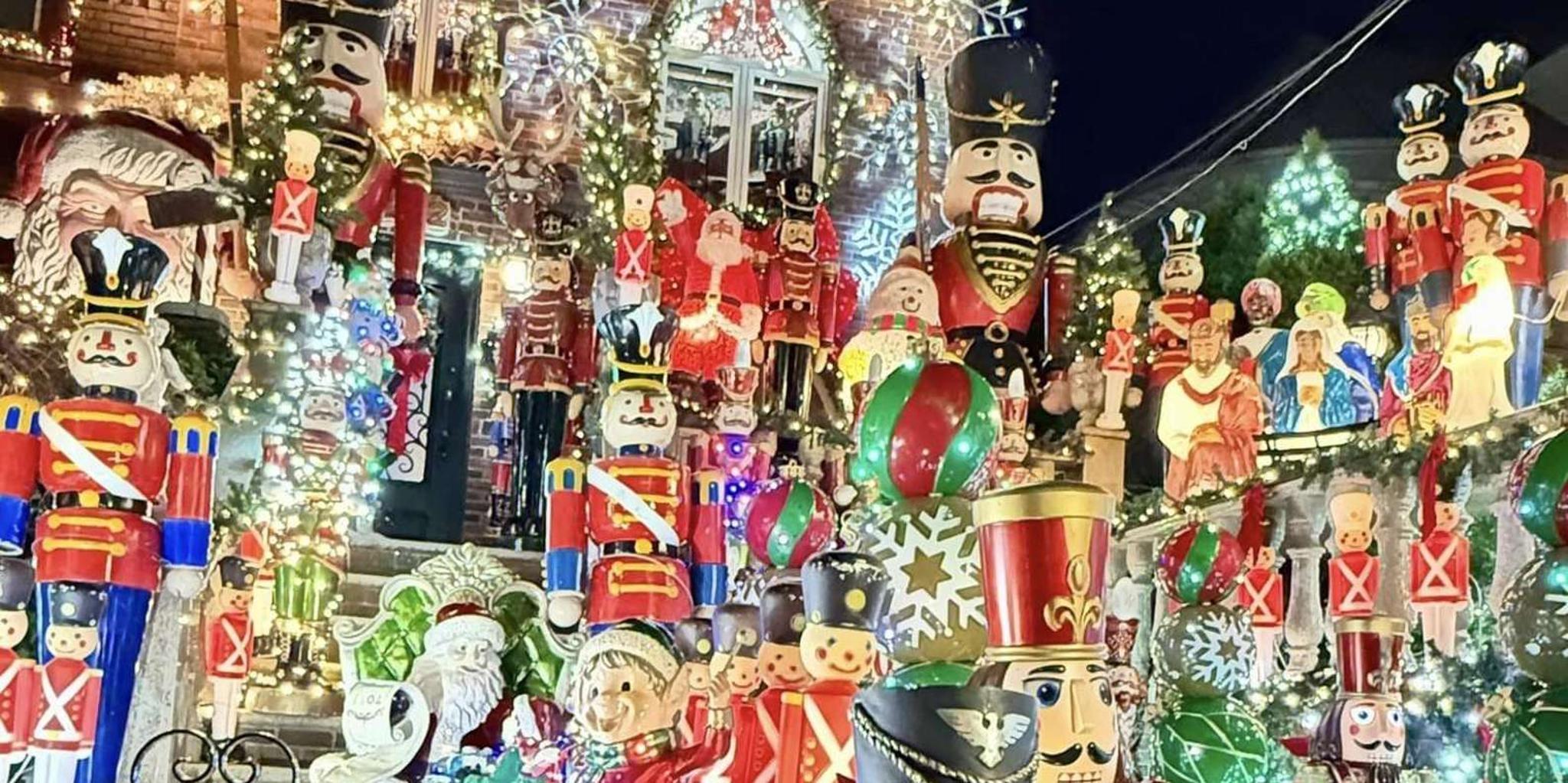 Brooklyn Dyker Heights Christmas Lights Tour