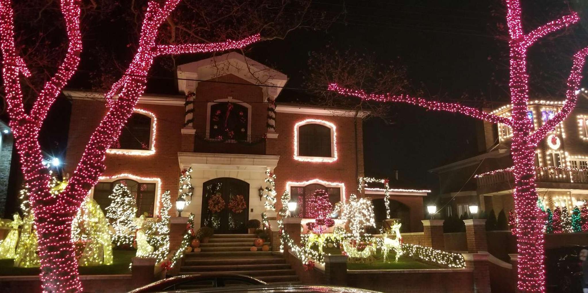 Brooklyn Dyker Heights Christmas Lights Tour