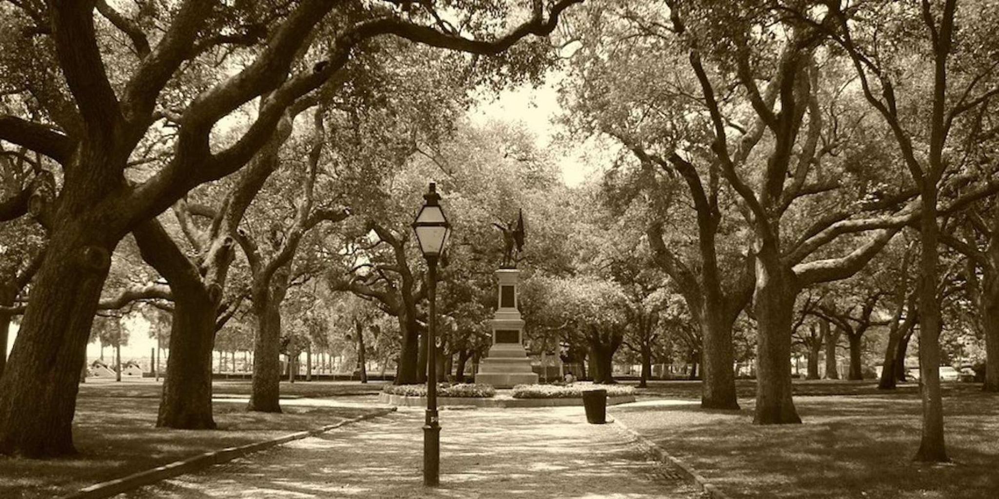 Charleston Myths & Monsters Walking Tour - Image 2
