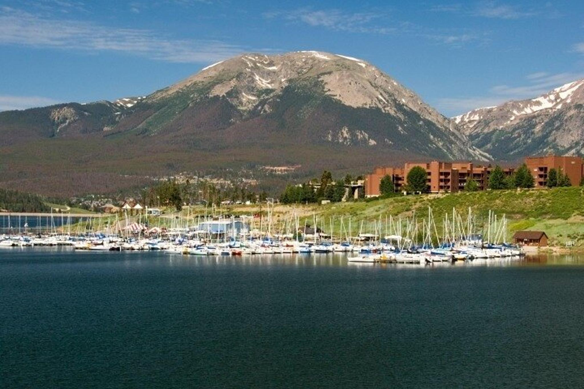 Dillon Marina & Shopping Tour with Private Transportation