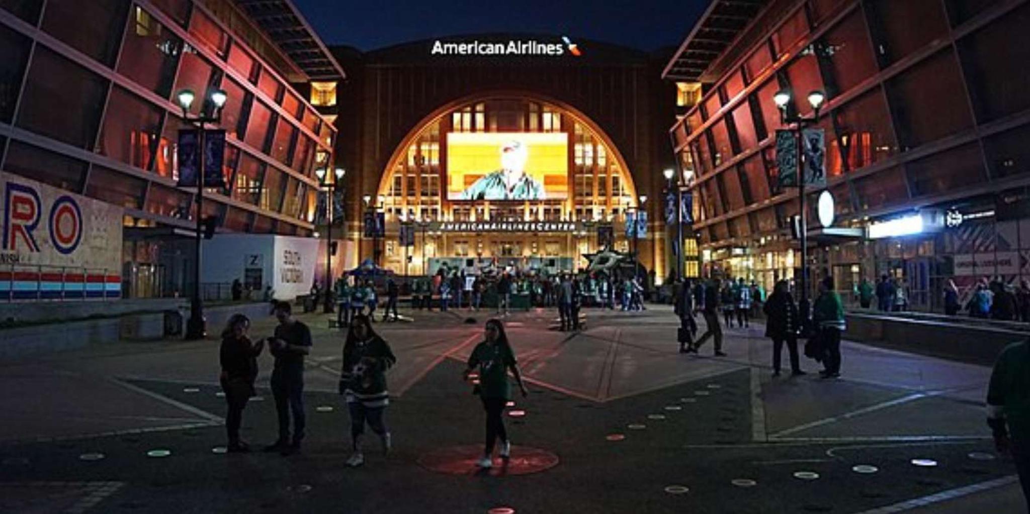 Dallas Sports Game Ticket at American Airlines Center - Image 5