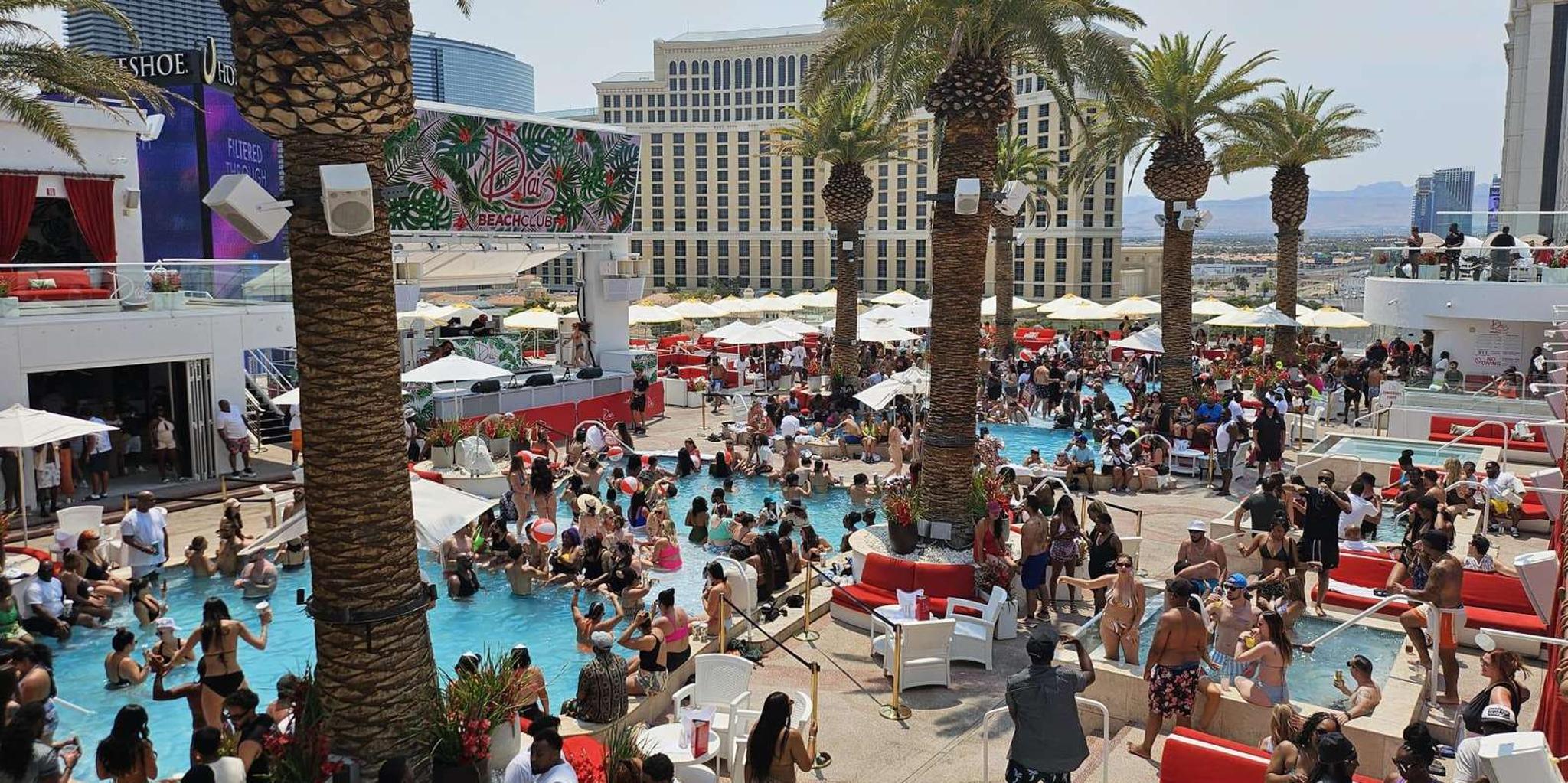 Las Vegas Pool and Club Crawl with Party Bus