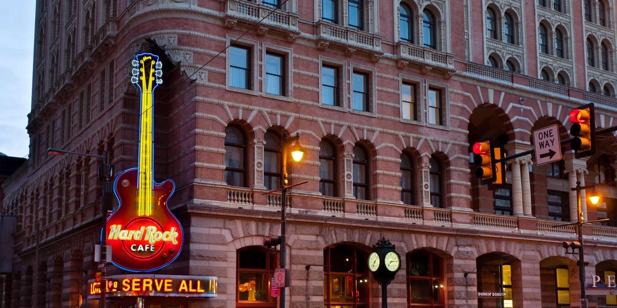 Philadelphia Hard Rock Cafe Dining Experience