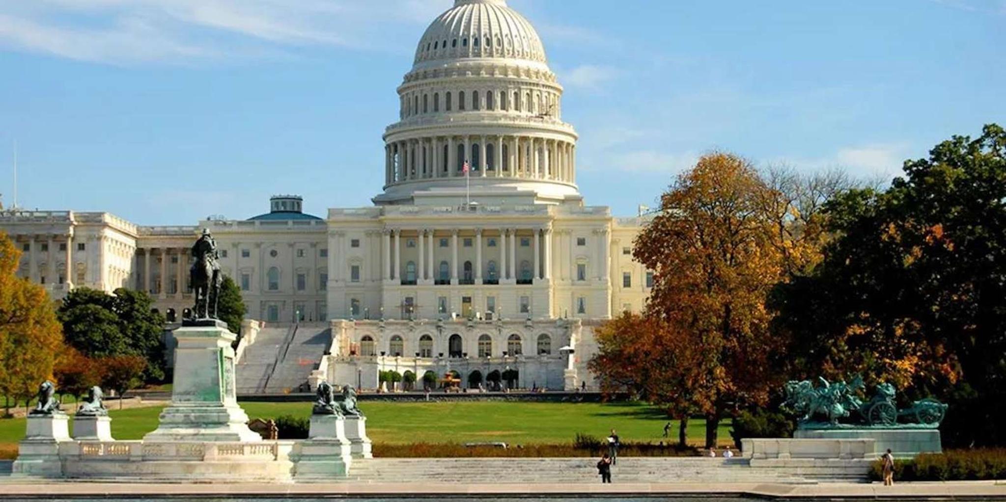 Washington DC Monuments Morning Bus & Walking Tour