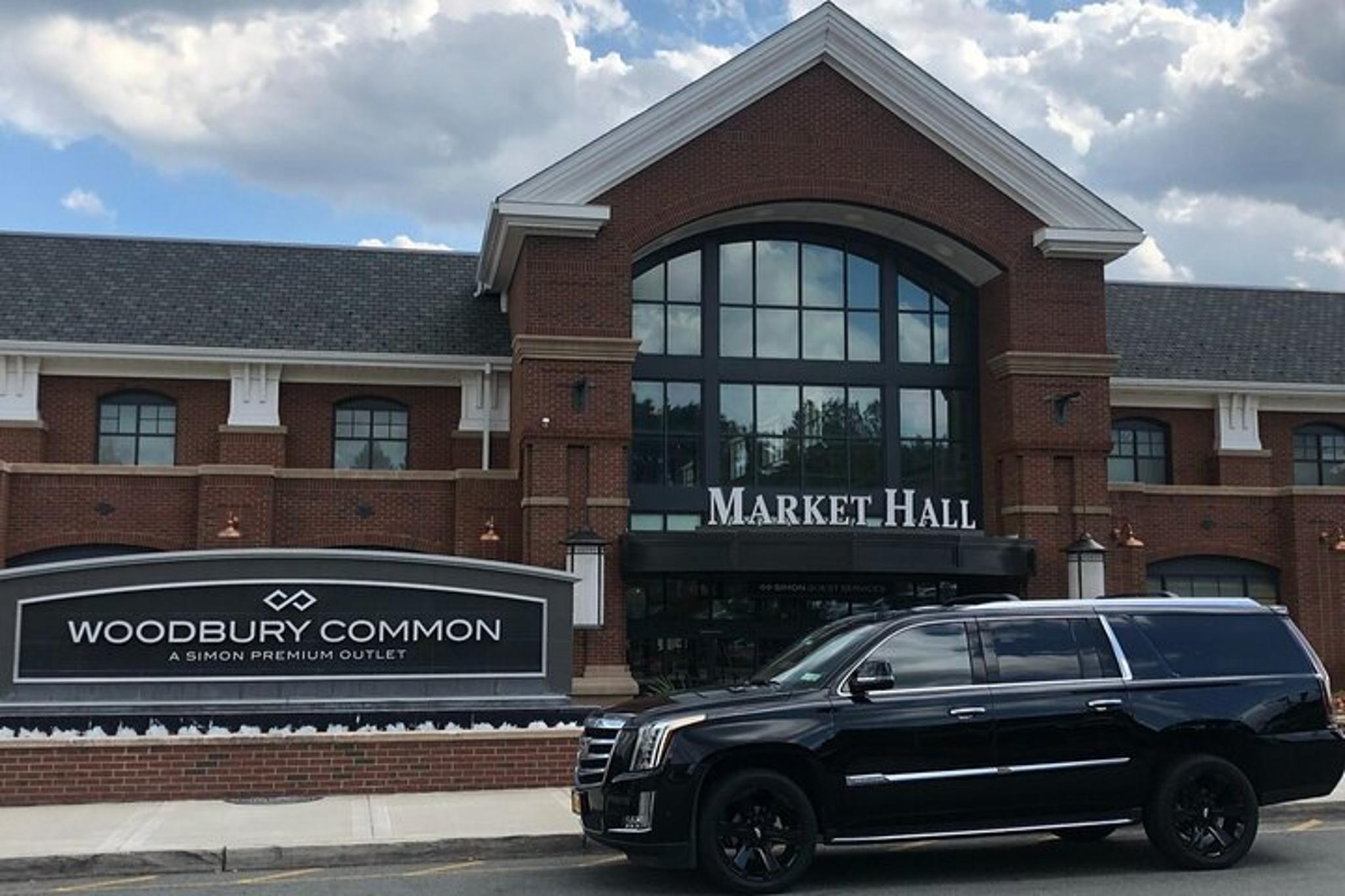 New York City Limo Tour to Woodbury Common Outlets