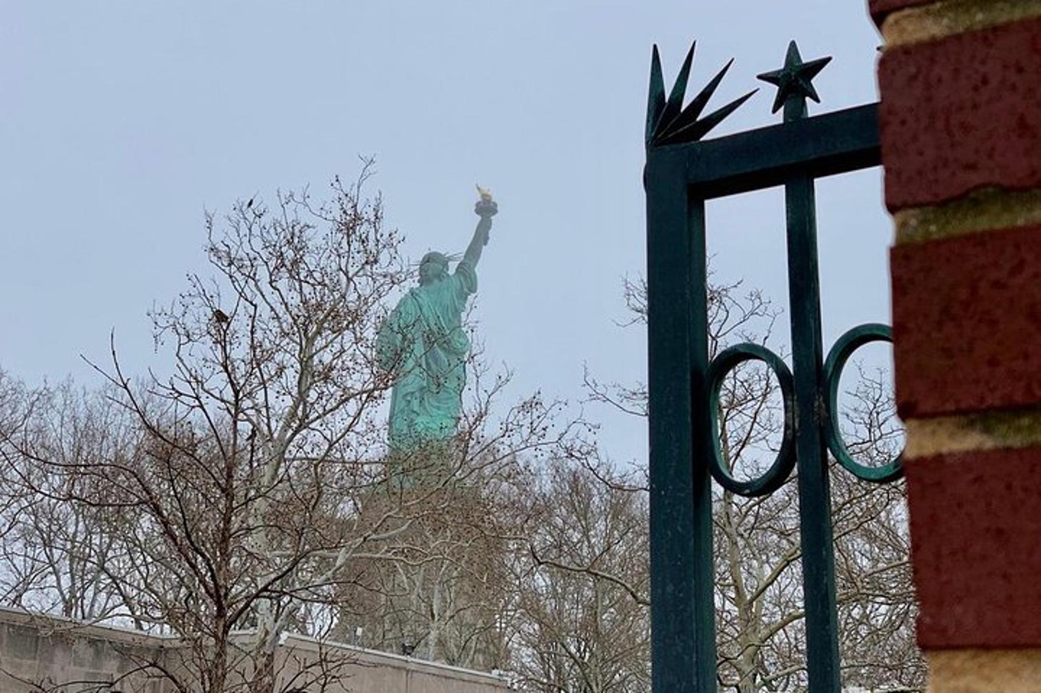 New York Statue of Liberty & Ellis Island Guided Tour - Image 5