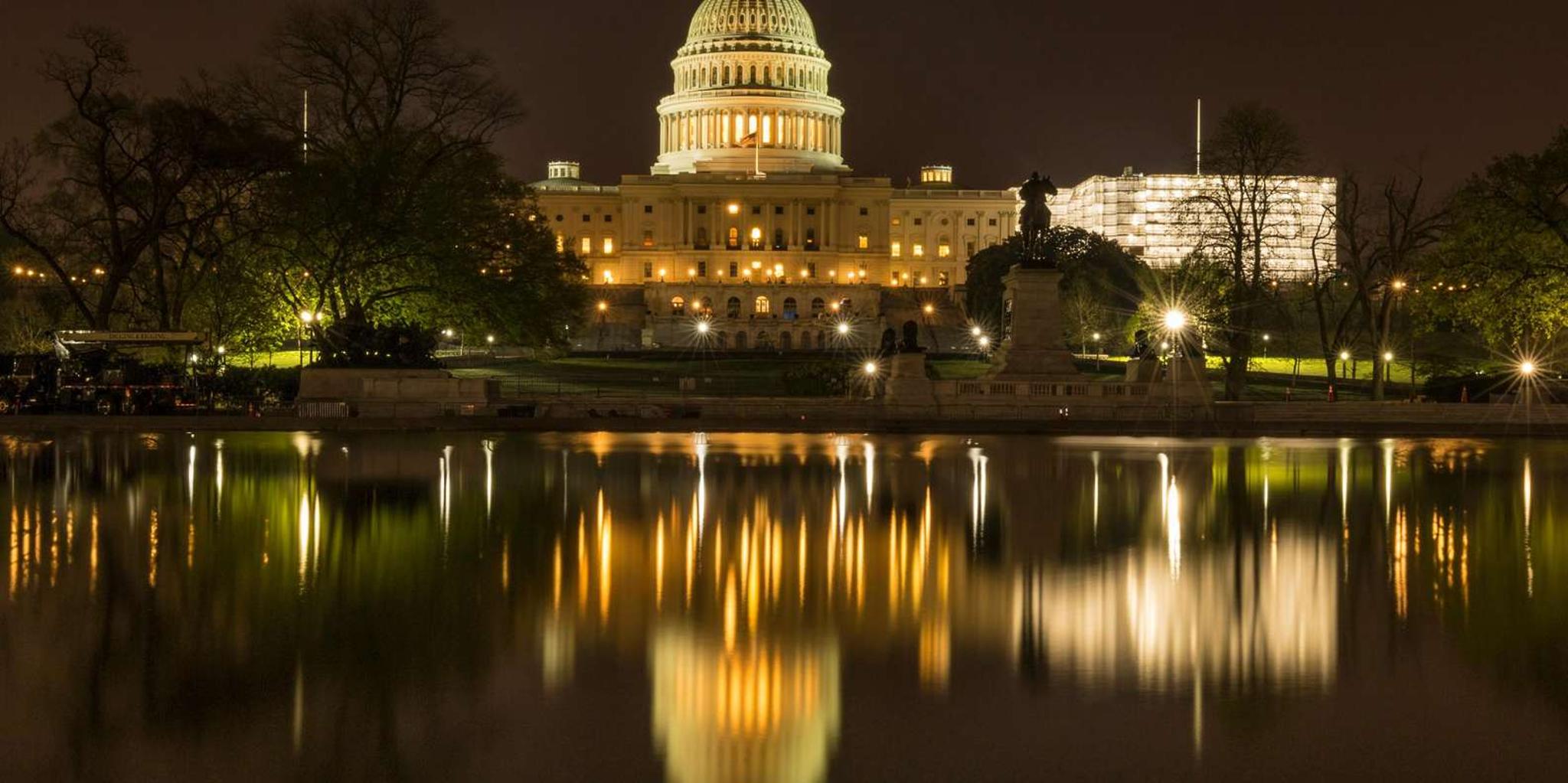 Washington DC Monuments Open-Air Moonlight Tour - Image 5