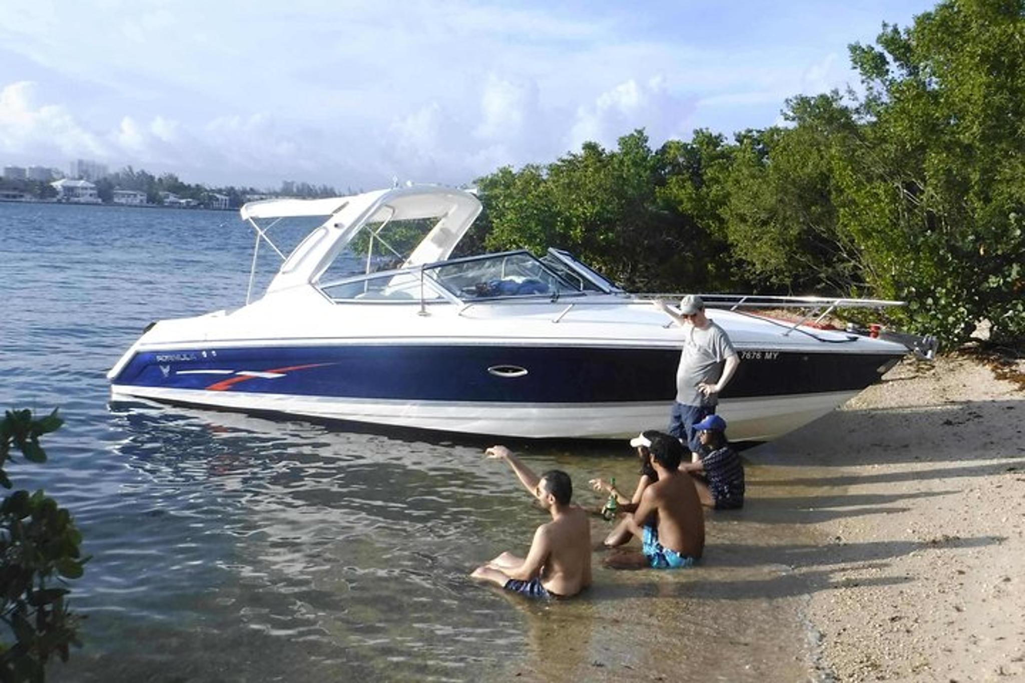 Miami Boat Tour to Haulover Sandbar and Raccoon Island - Image 4