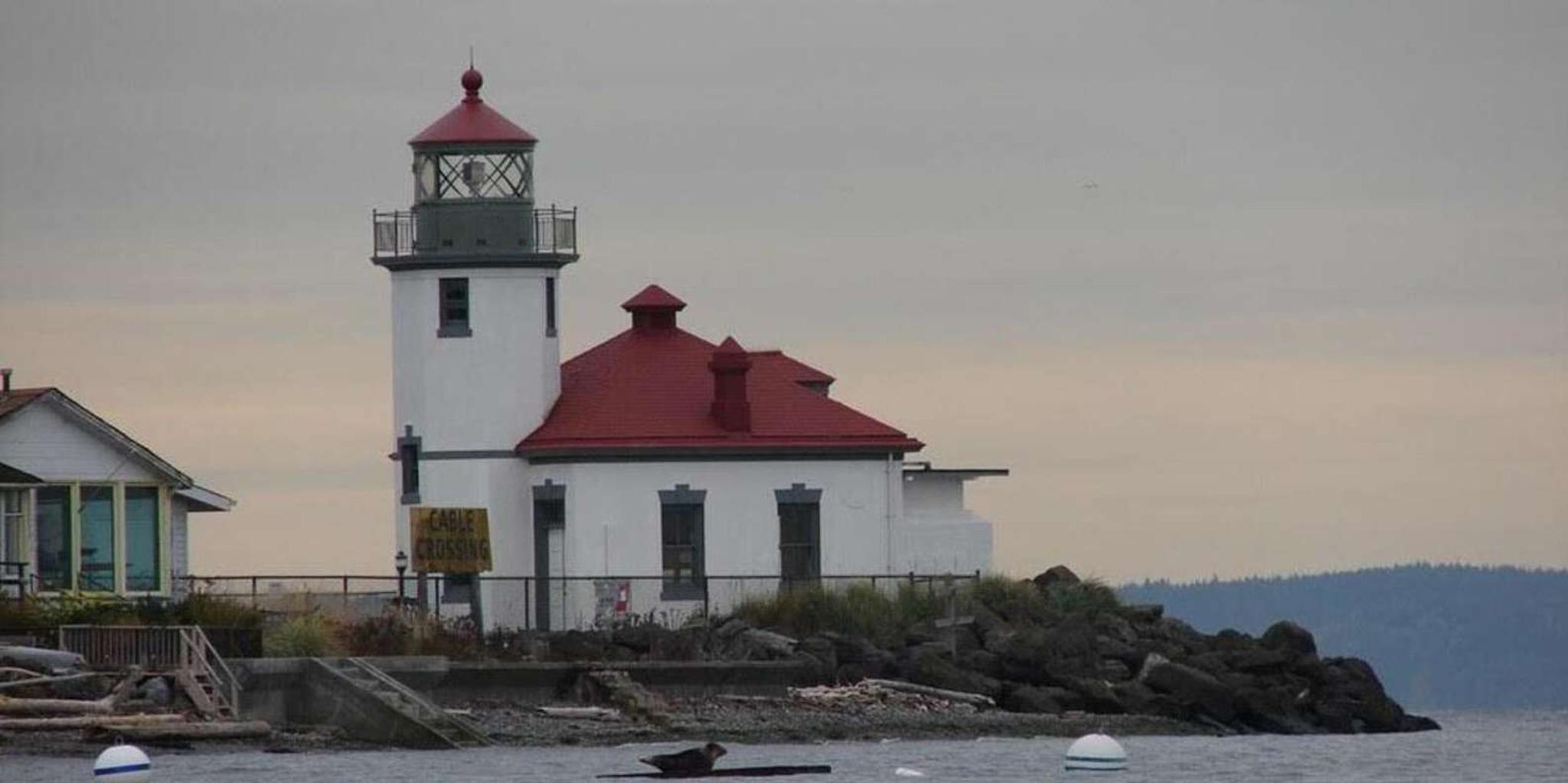 Seattle Alki Lighthouse Sea Kayak Tour 3 hr - Image 1