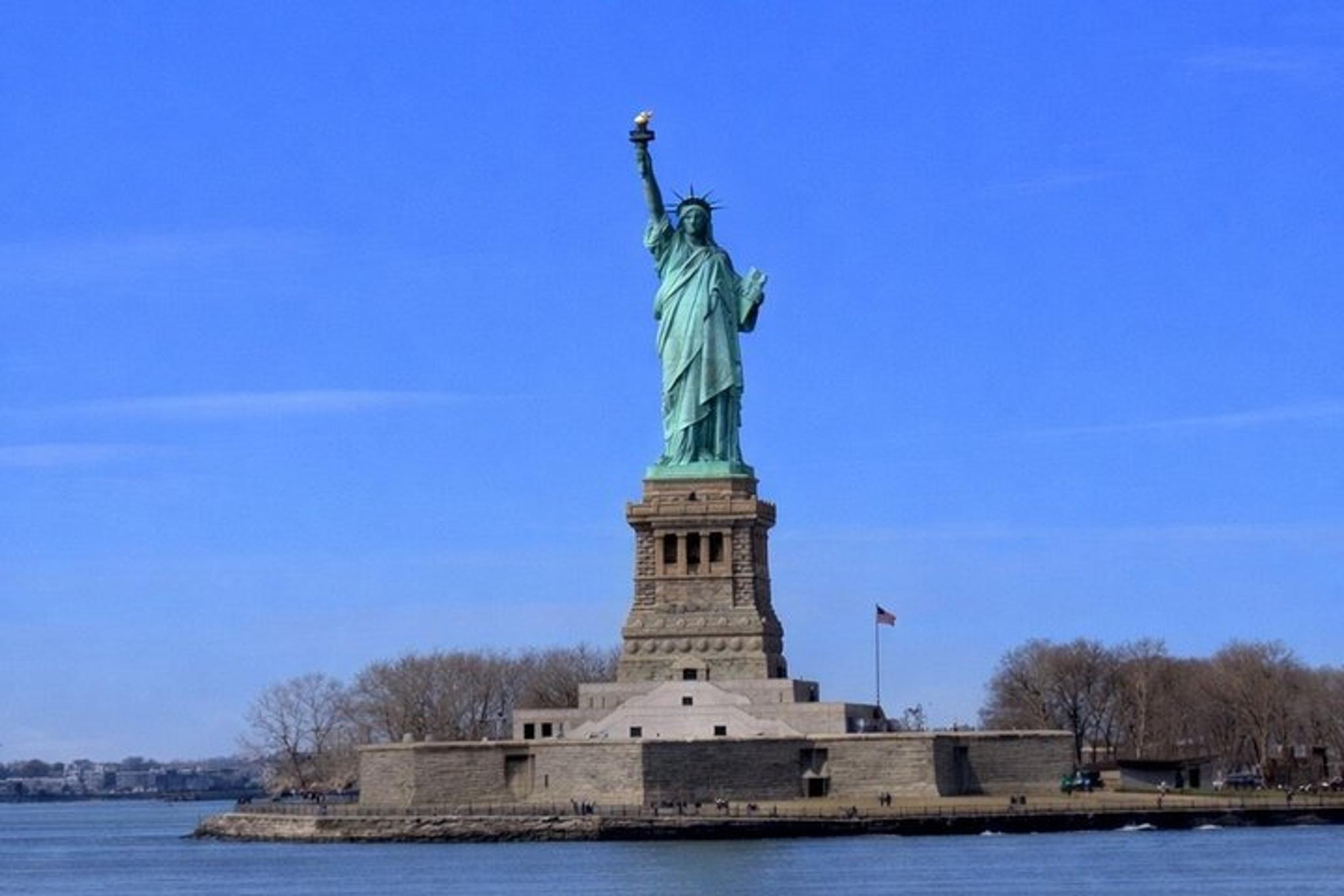 New York City Guided Bus and Ferry Tour