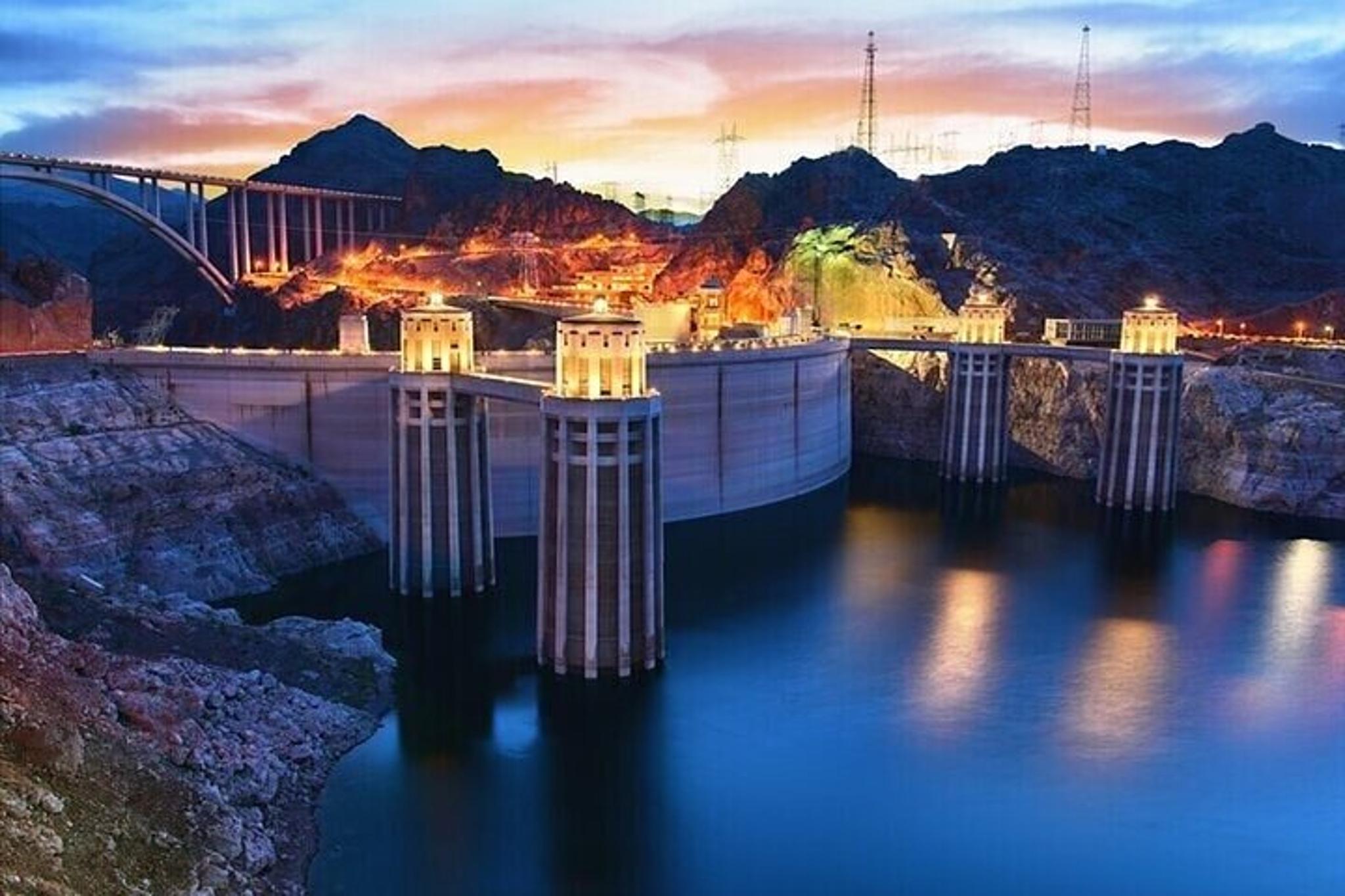 Las Vegas Hoover Dam and Red Rock Canyon Tour - Image 3
