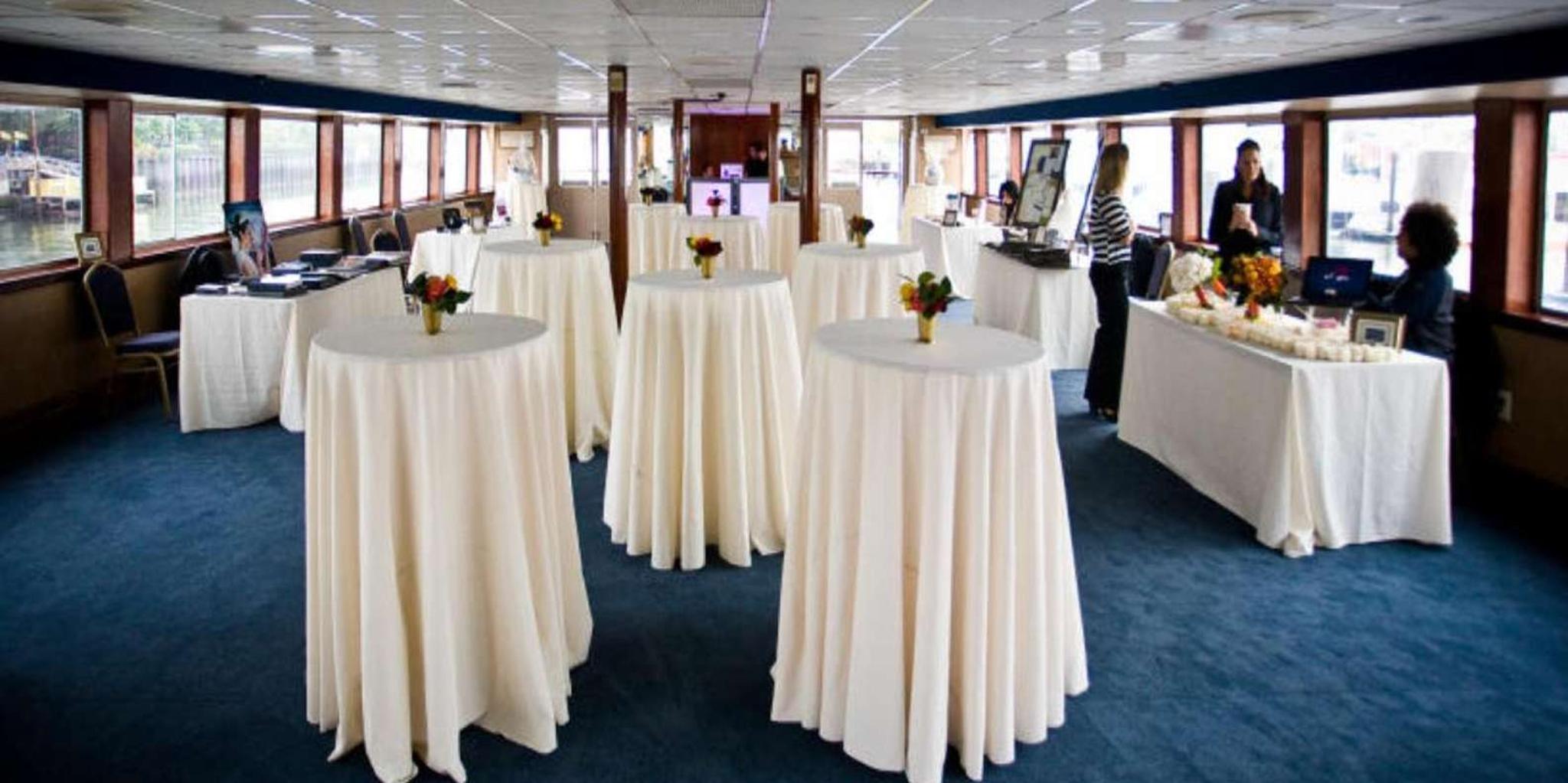 New York City New Year's Eve Yacht Cruise - Image 2