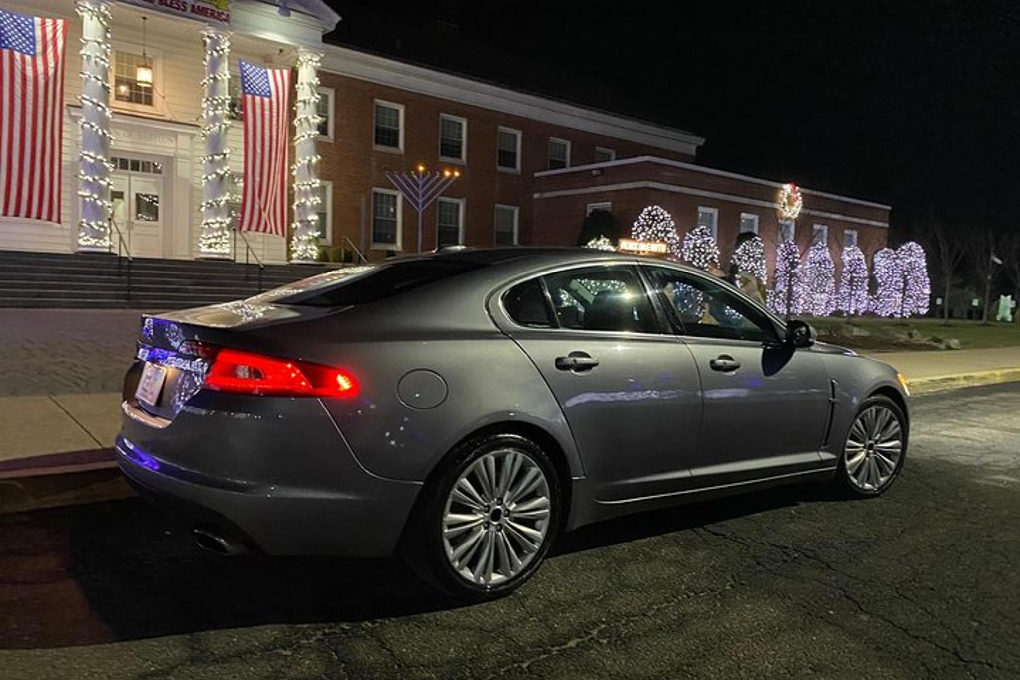 New York City Chauffeur Car Service to LaGuardia Airport - Image 2