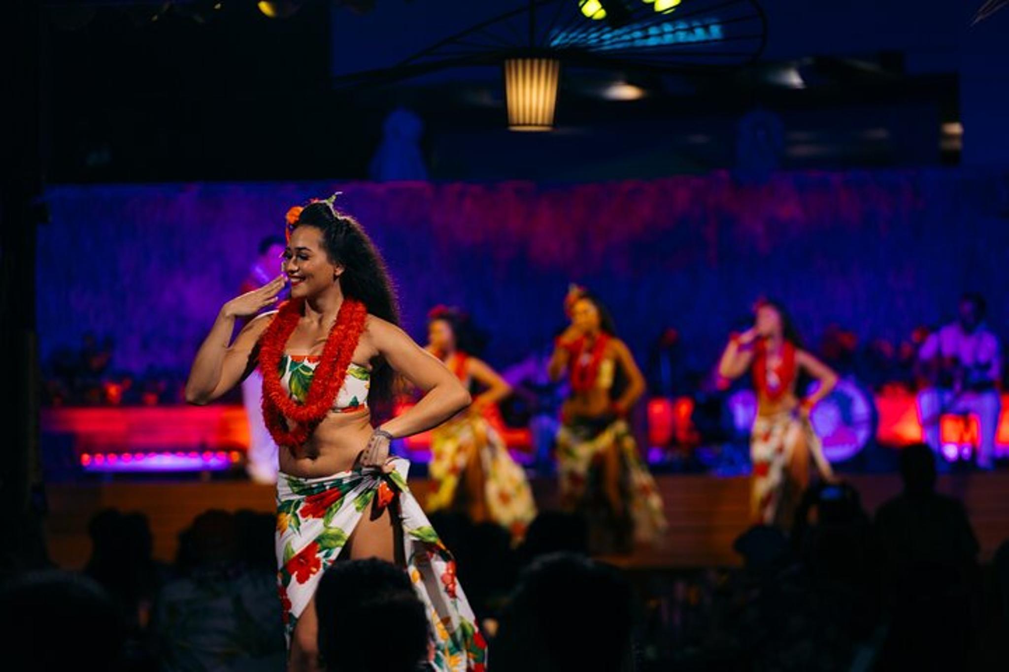 Waikiki Luau at Waikiki Beach Marriott - Image 3