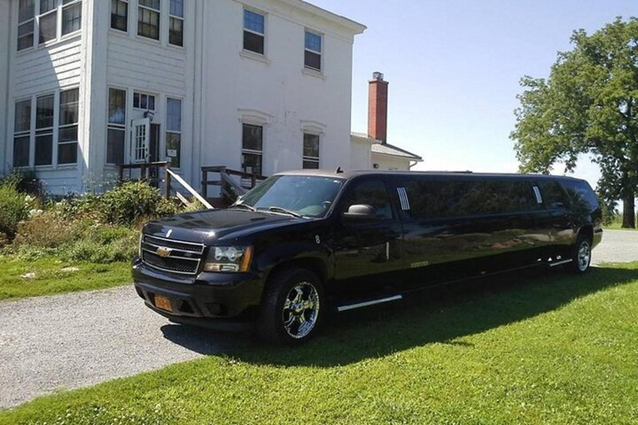 Las Vegas Private Transfer by SUV or Limo - Image 3